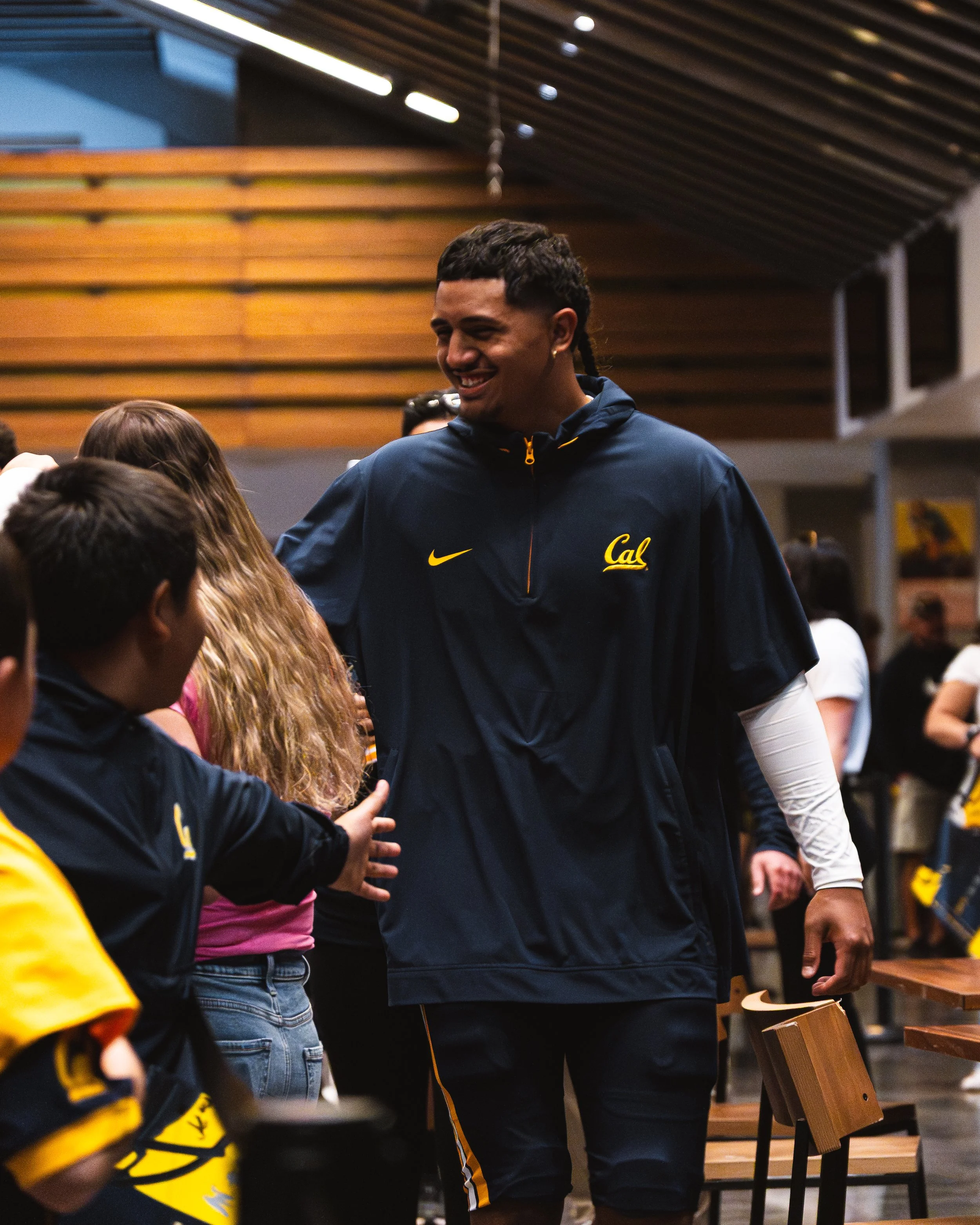4-18springgameautographs-6.jpg