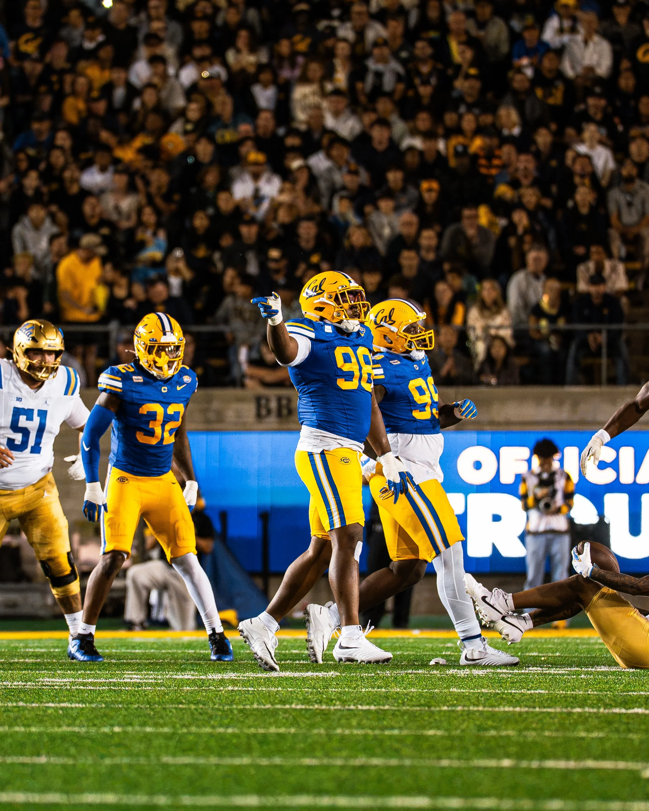 Nate Burrell_UCLA_TL_09.05.263088.jpg