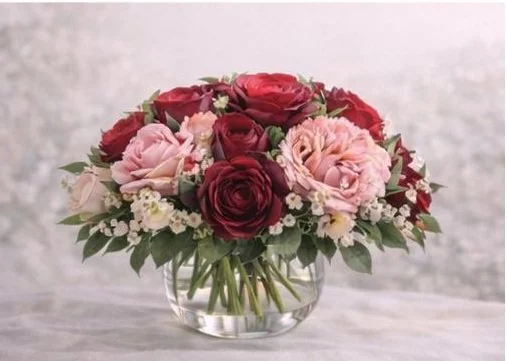 Luxury Rose Bouquet in Glass Vase