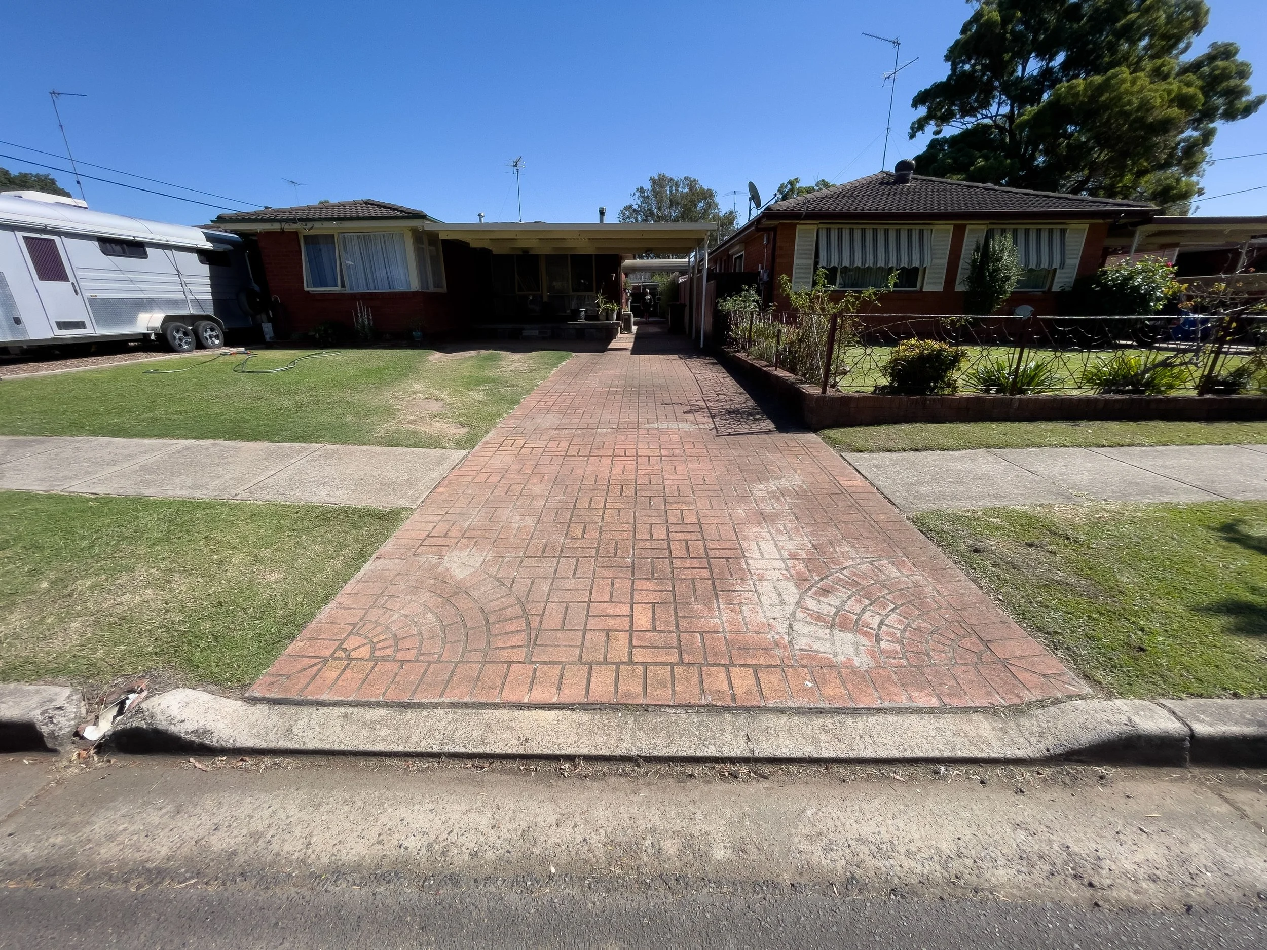 Before Jakyl Services Front Driveway Clean