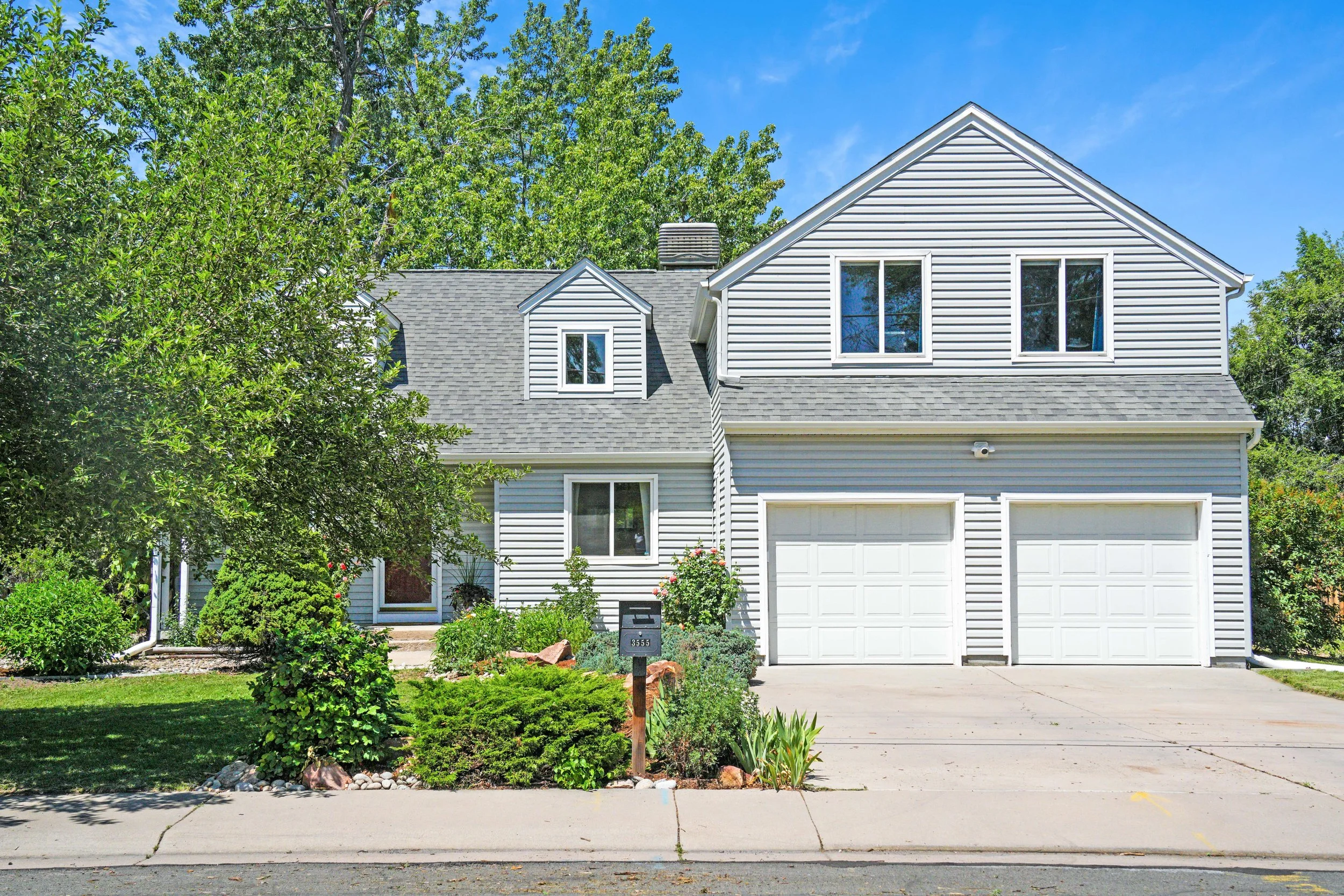 3555 Estes St(MLS)-43.jpg