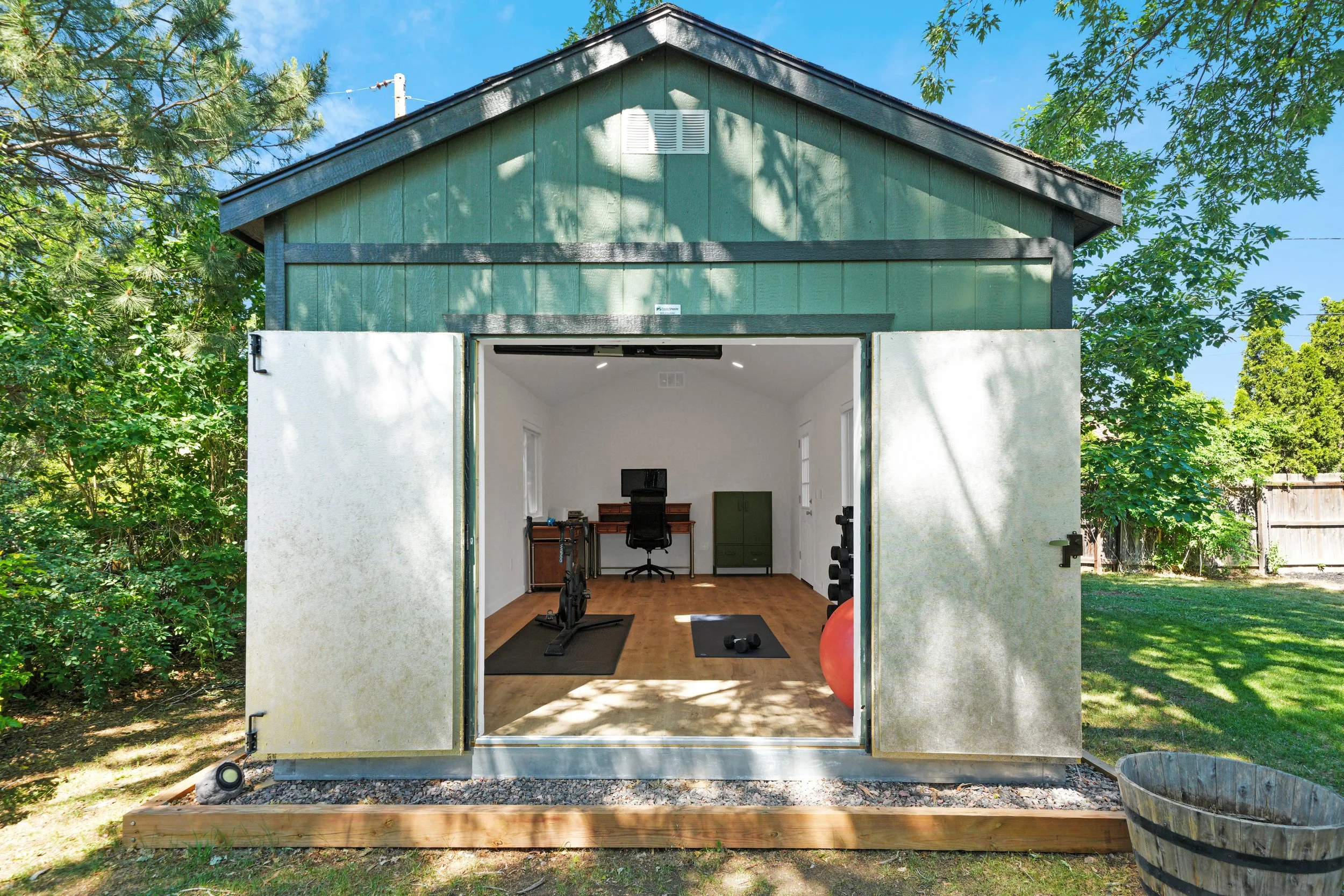 3555 Estes St(MLS)-11.jpg