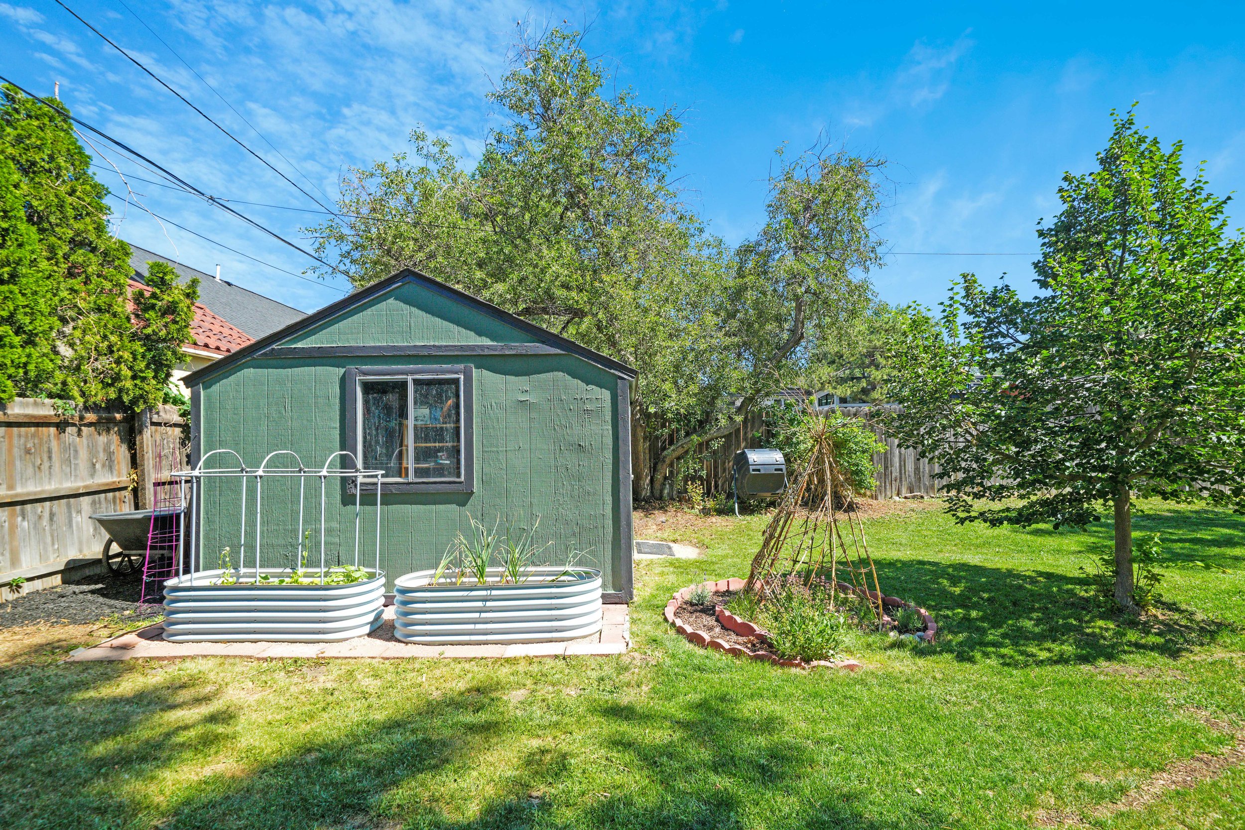 3555 Estes St(MLS)-8.jpg