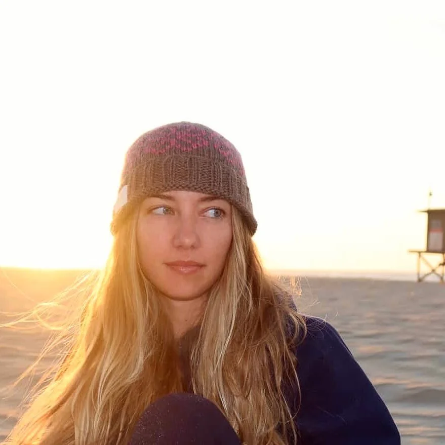the one and only @bobbiegoodsart in the jones beanie ⋆˚꩜｡ 

i&rsquo;ve been the biggest bobbie goods fan for about 2 years now and to see her wearing one of my beanies is CRAZY!!!!! .✦ ݁˖