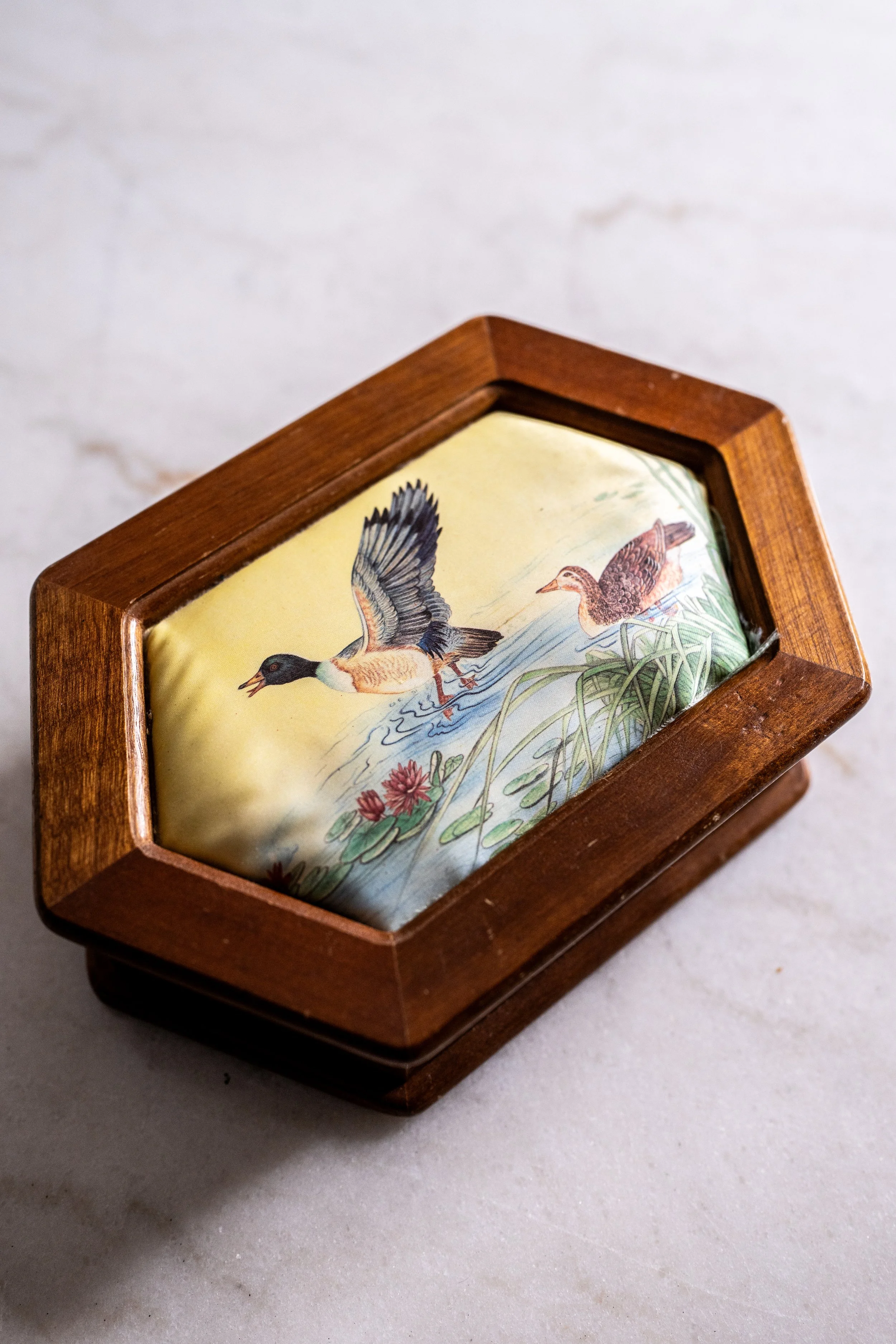 Vintage Hexagonal Wooden Jewelry Box – Embroidered Silk Duck Lid