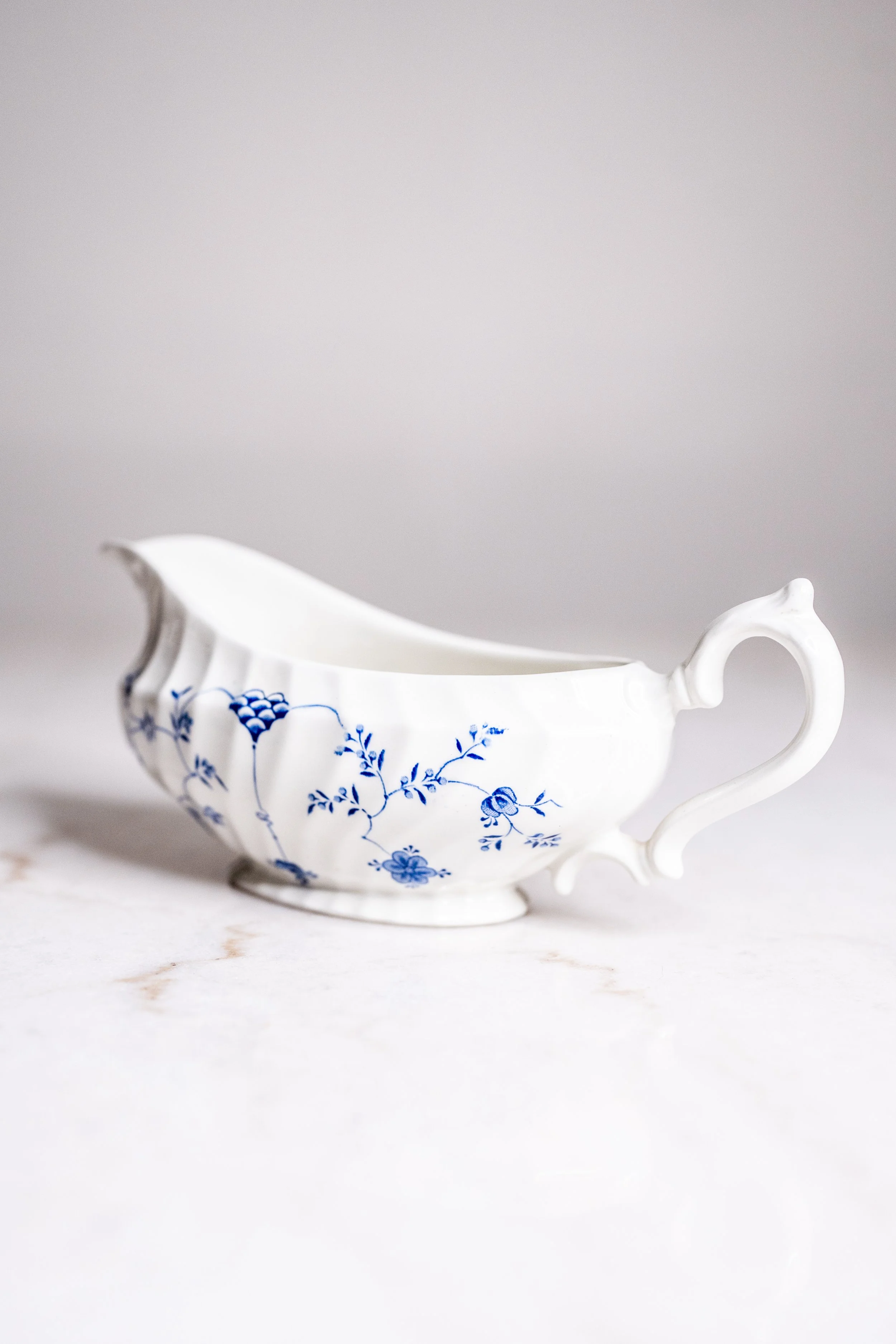 Vintage Blue and White Floral Ironstone Gravy Server – Salem Yorktown