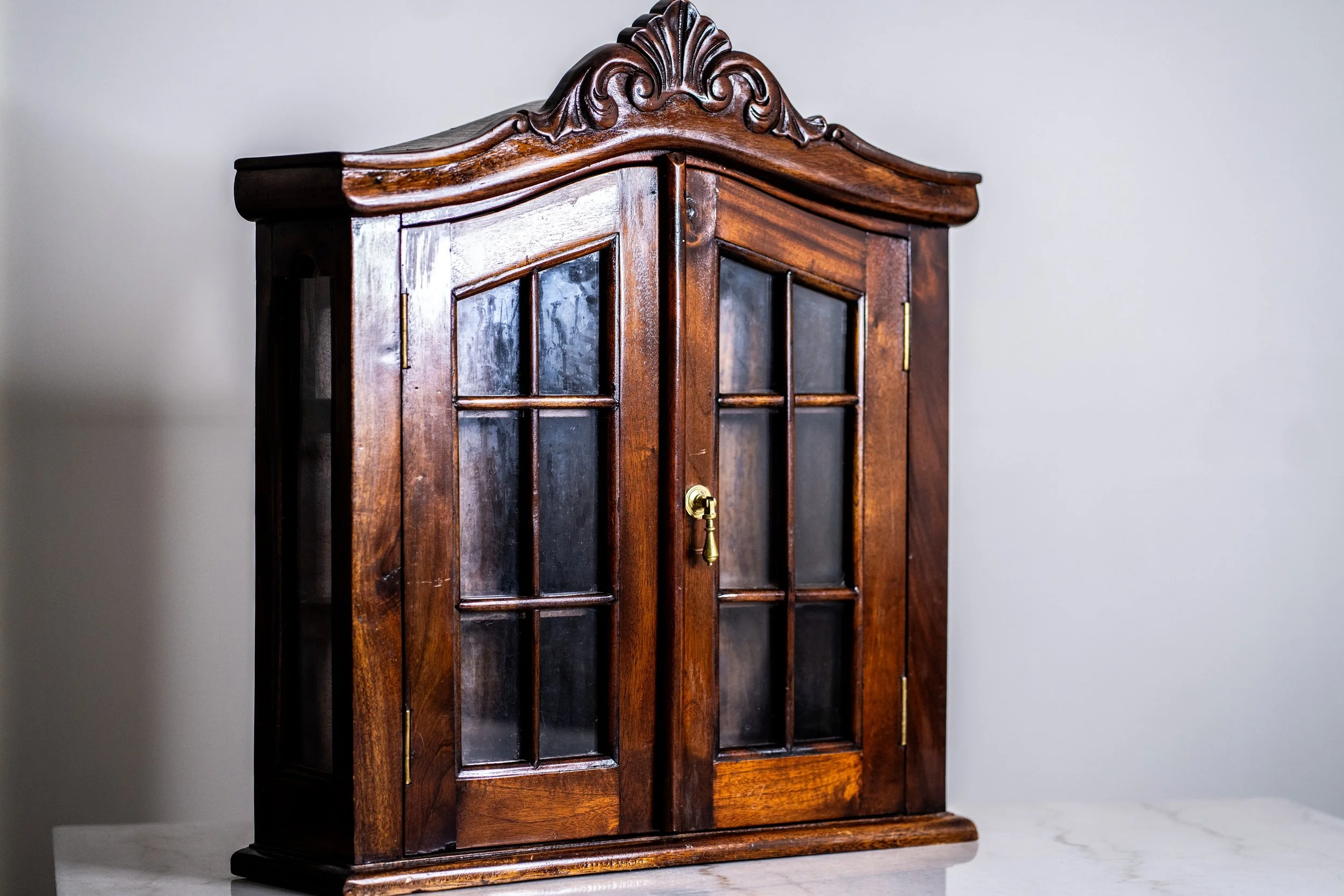 Vintage Solid Timber Curio Display Cabinet – 50cm Glass Multi-Pane Wall Case (Rich Mahogany Stain)