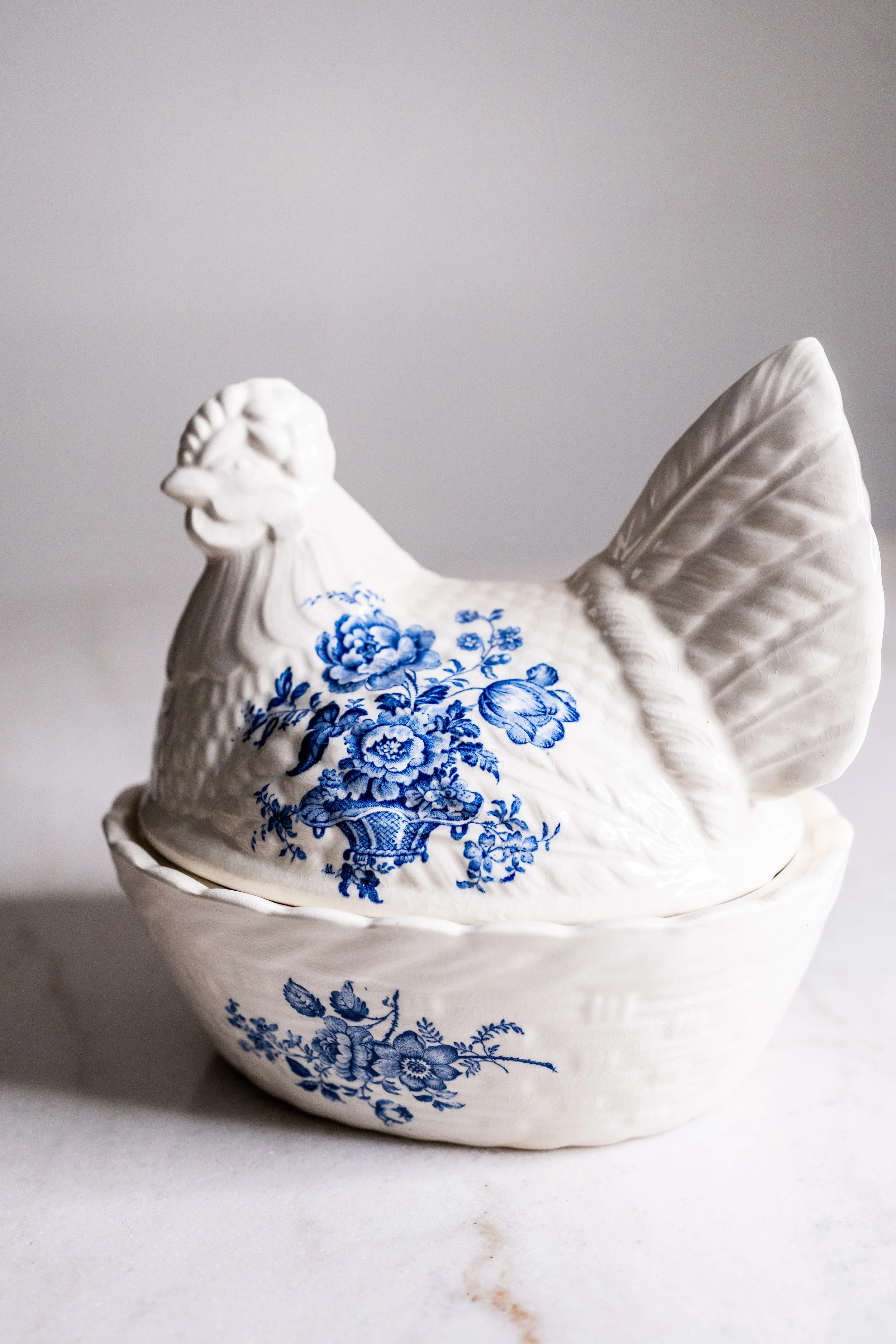 Vintage Crown Devon England Blue & White Floral Hen on Nest Ceramic Egg Keeper Basket