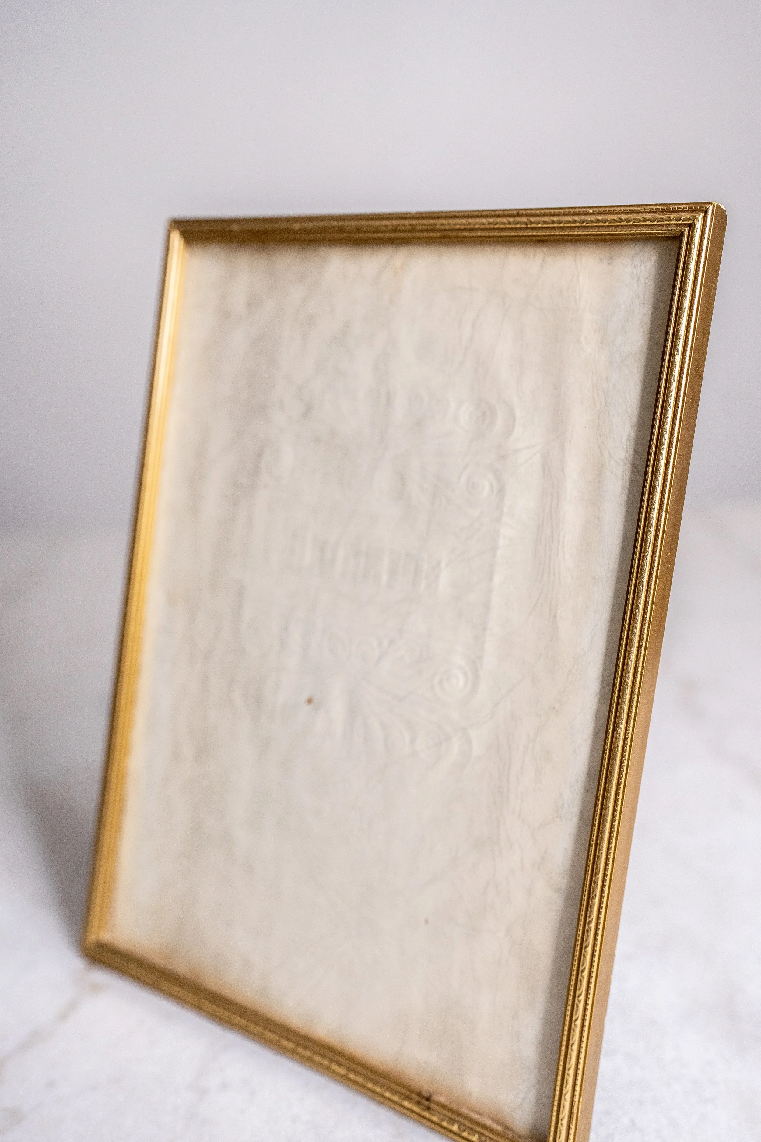 Vintage Reeded Gold Metal Photo Frame - Classic Ribbed Edge Minimalist Picture Frame