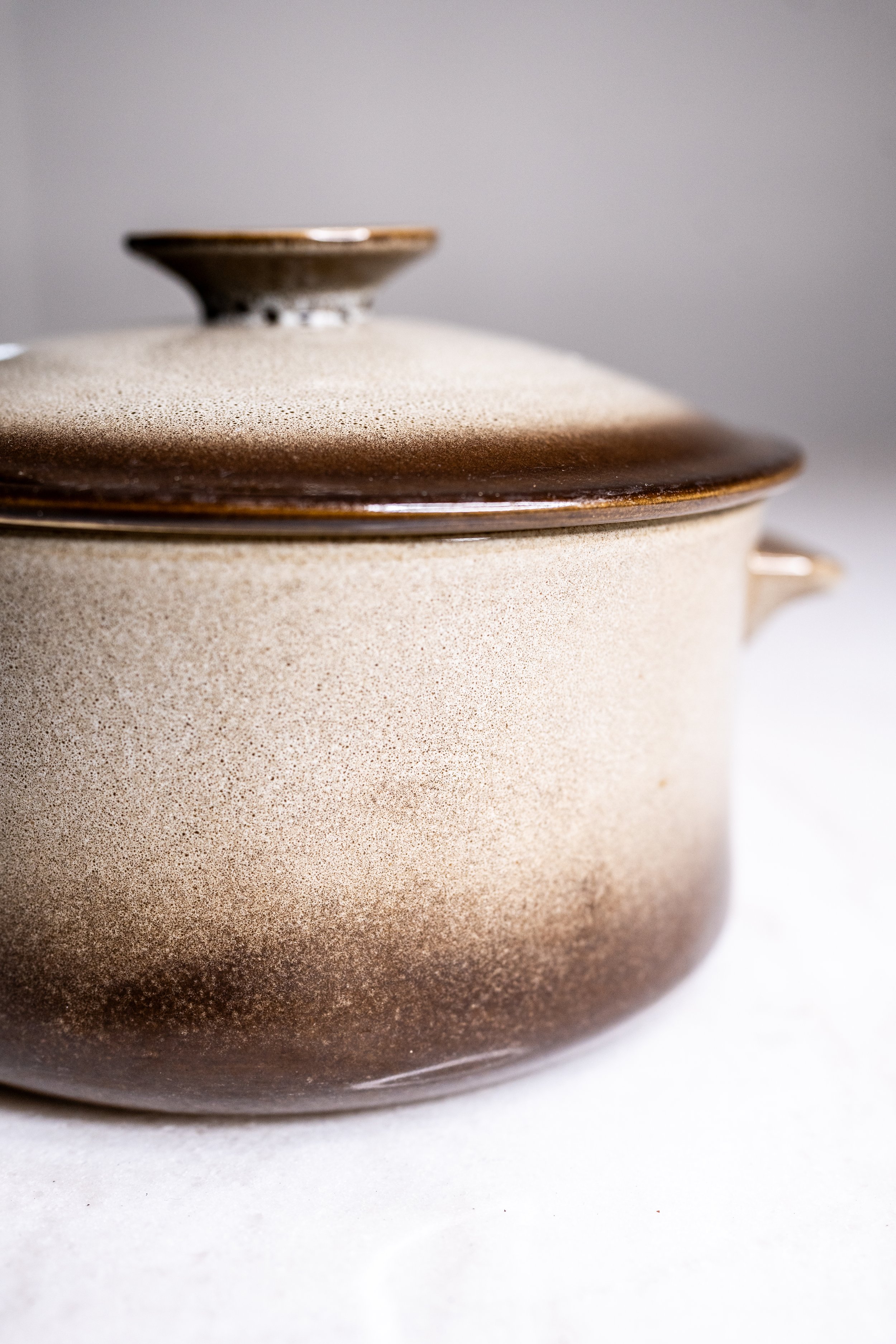 Vintage Temuka Stoneware Round Lidded Casserole Dish – Made in New Zealand