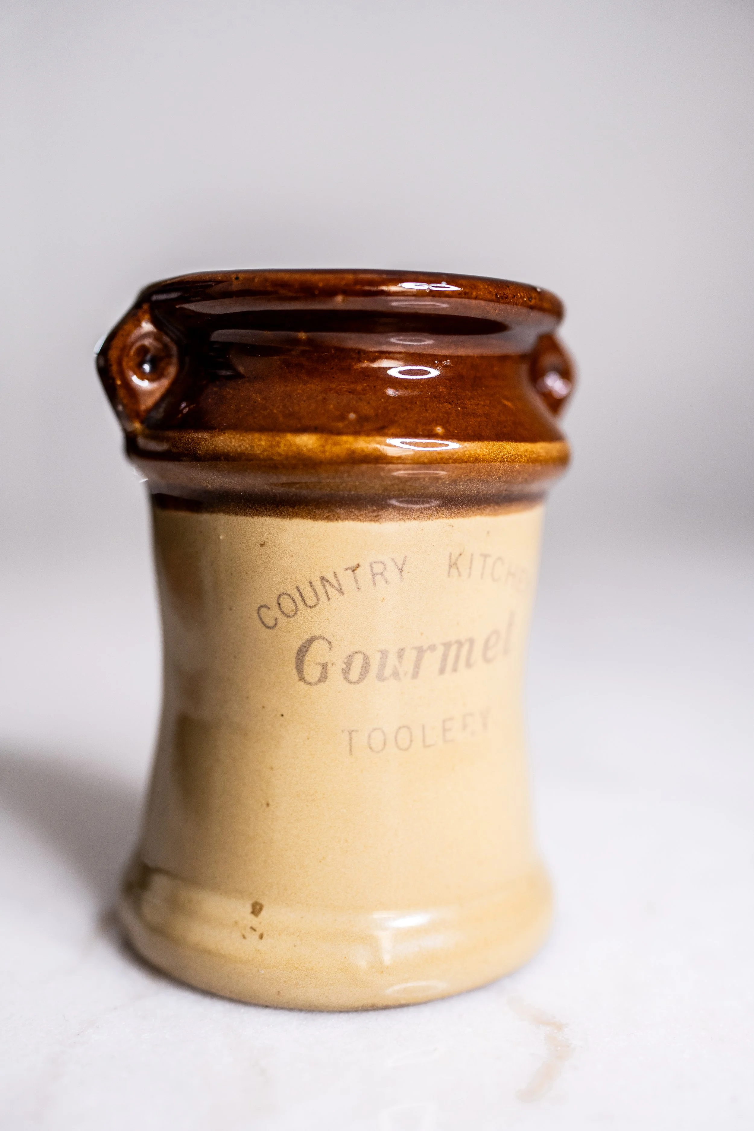 Vintage Two-Tone Stoneware Utensil Holder – Retro Country Kitchen Gourmet Toolery Crock Caddy