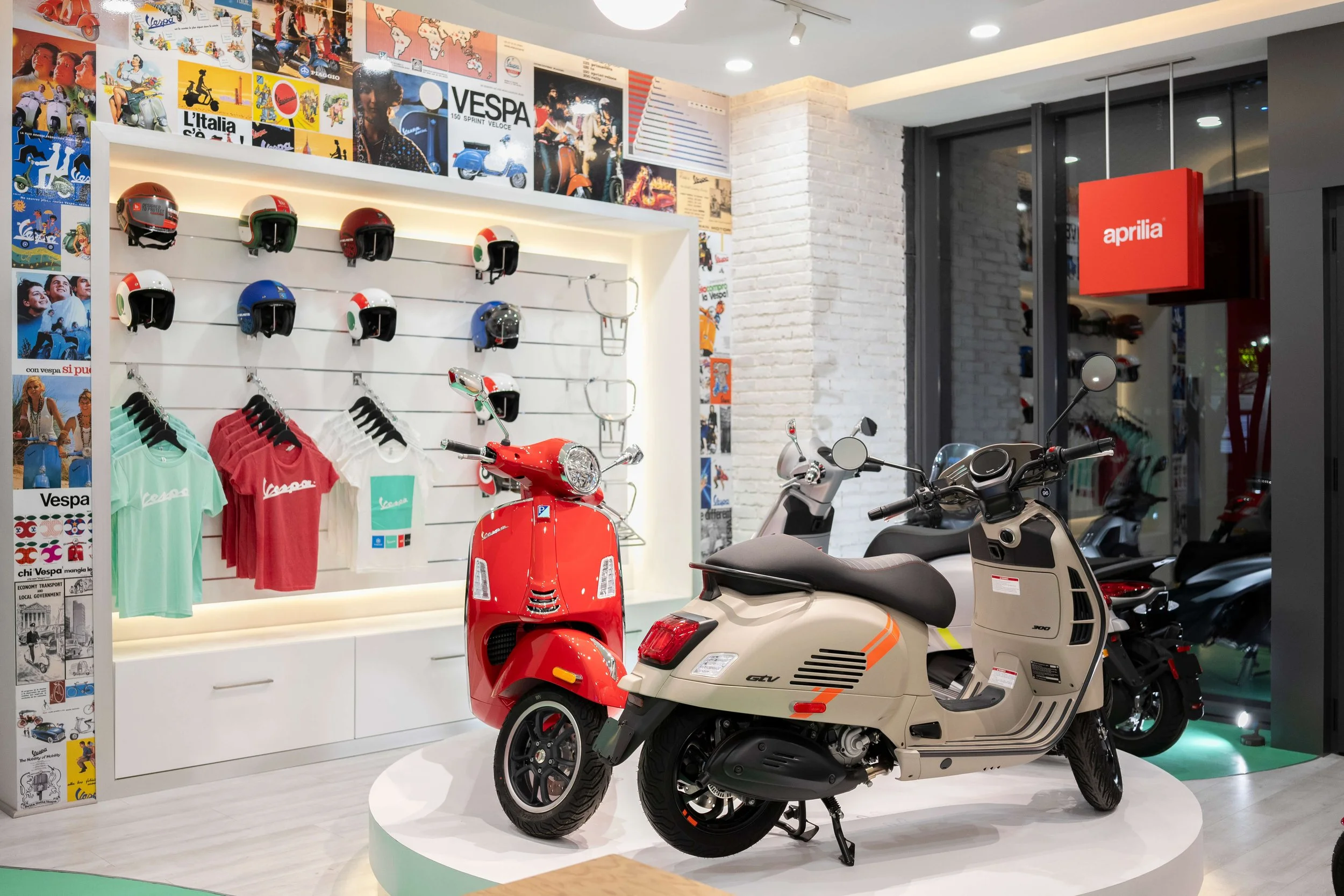 03 VESPA STORE POLAMCO H 4442.jpg