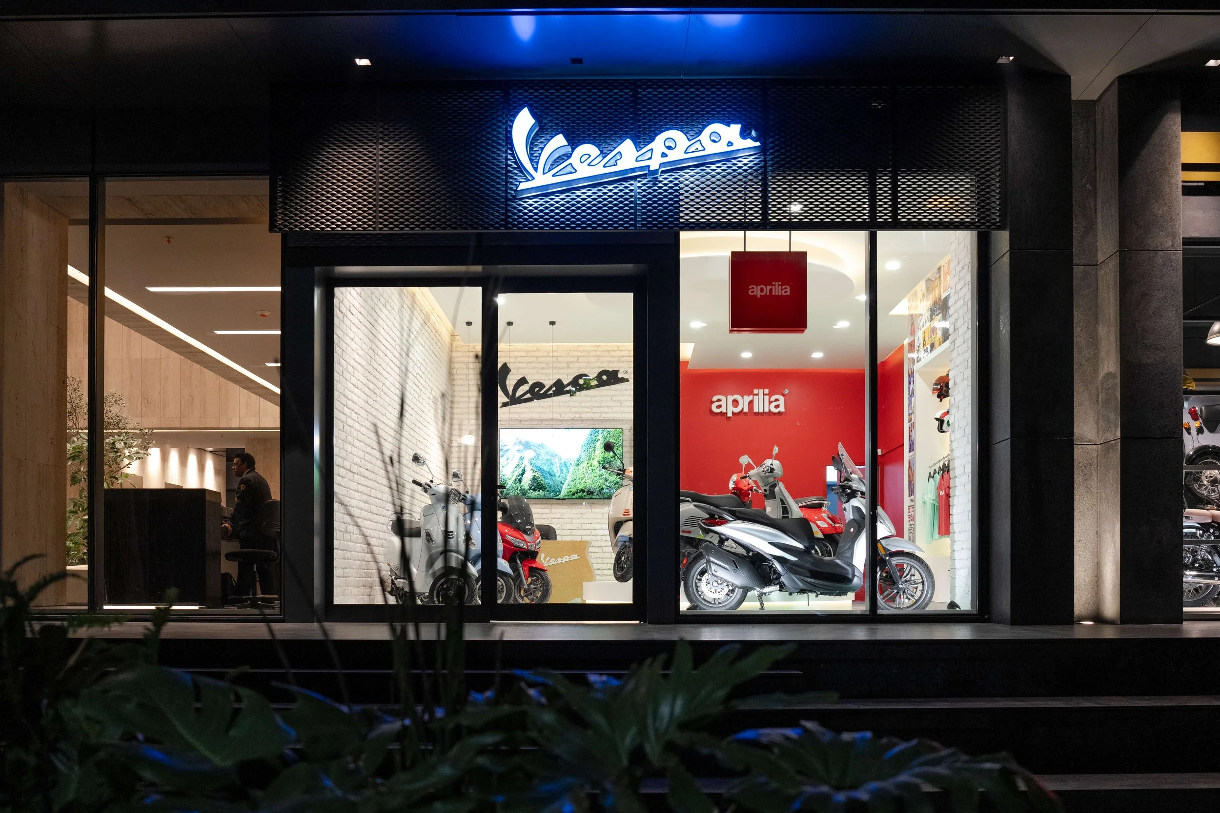 03 VESPA STORE POLAMCO H 4416.jpg