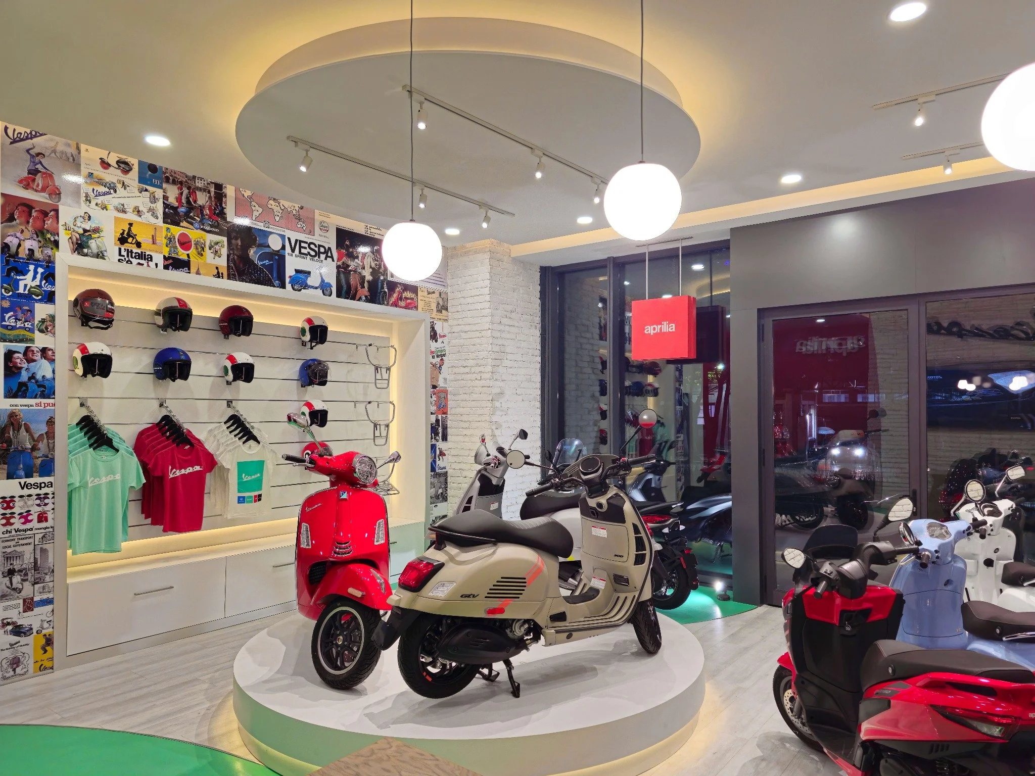 Vespa Store 1.jpg