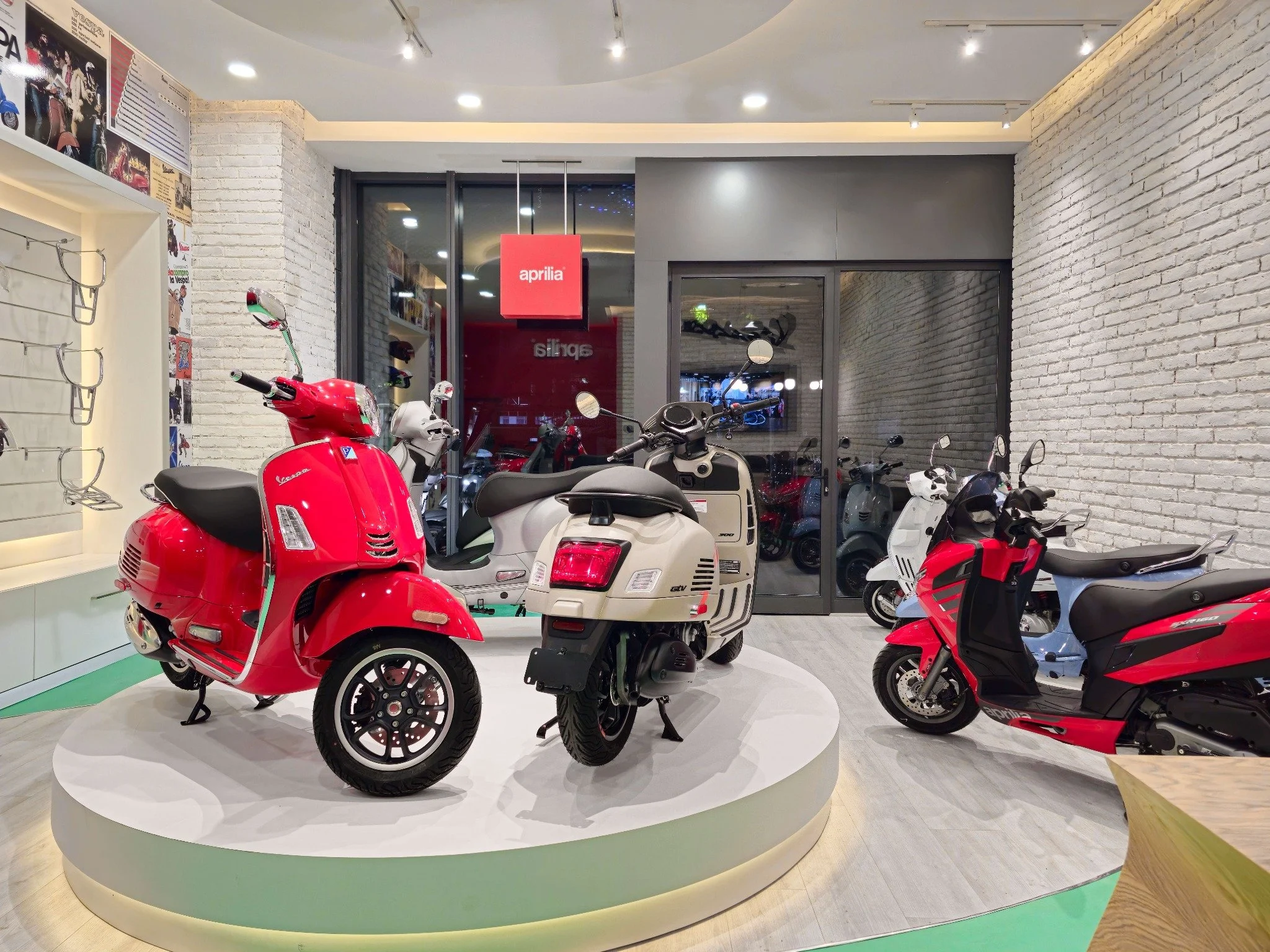Vespa Store 3.jpg