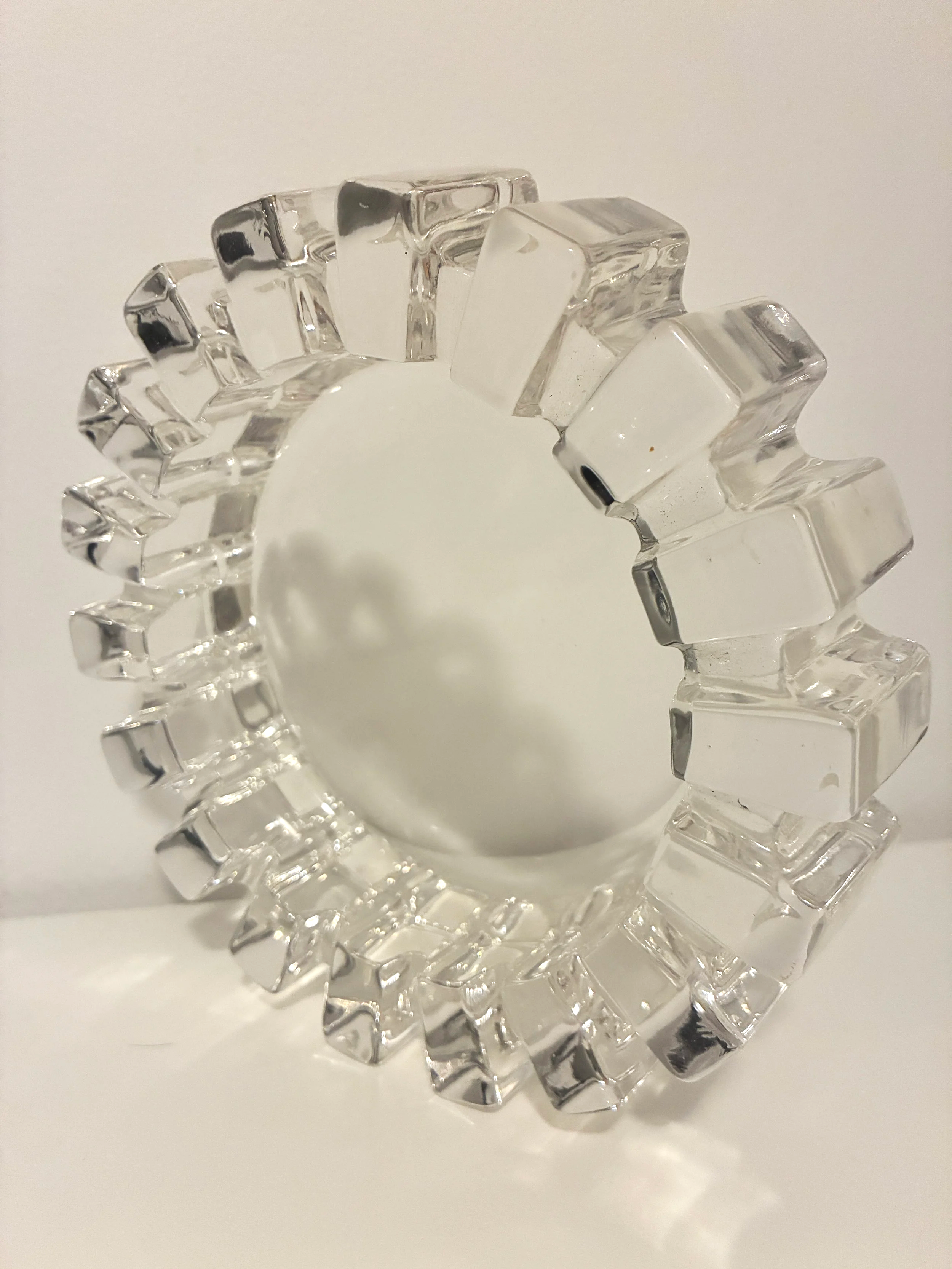 Brutalist+Ashtray+5.png