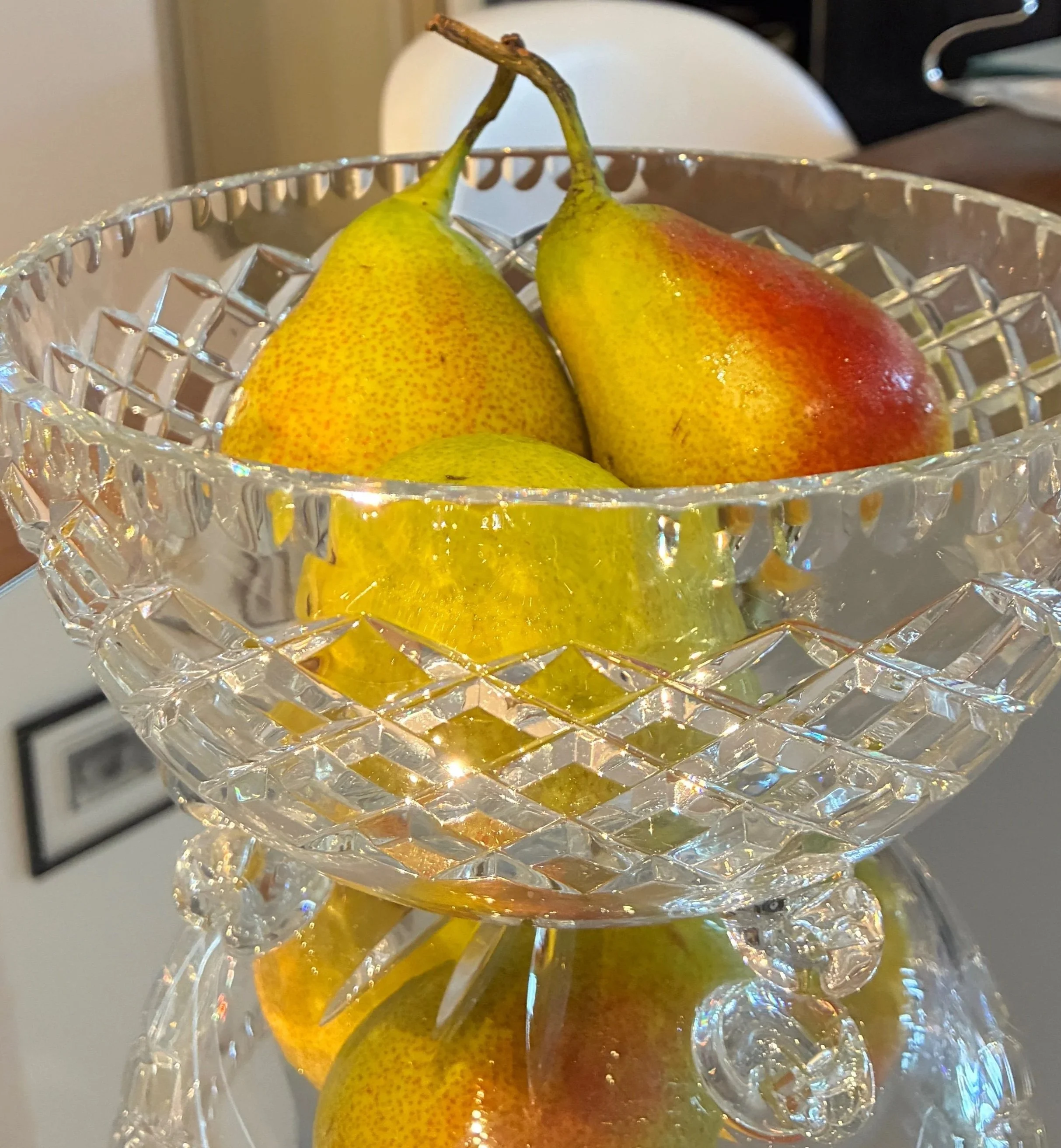 Crystal+bowl+with+feet+and+pears.jpg