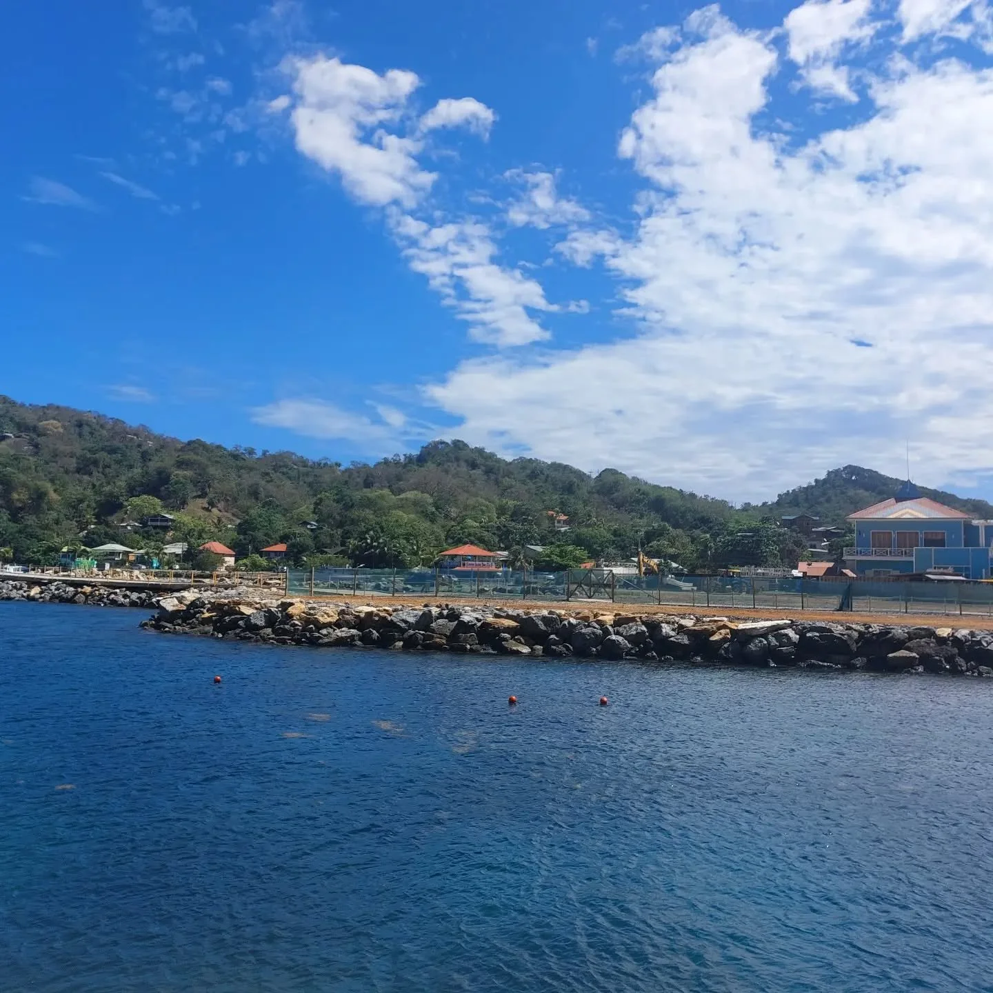 Ya conoces Honduras? Come and see the world!

#workingoncruiseships #musiciansonboard
