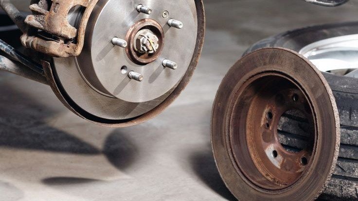 Brake Repair in Santa Clarita: Signs You Should Not Ignore and When to Take Action