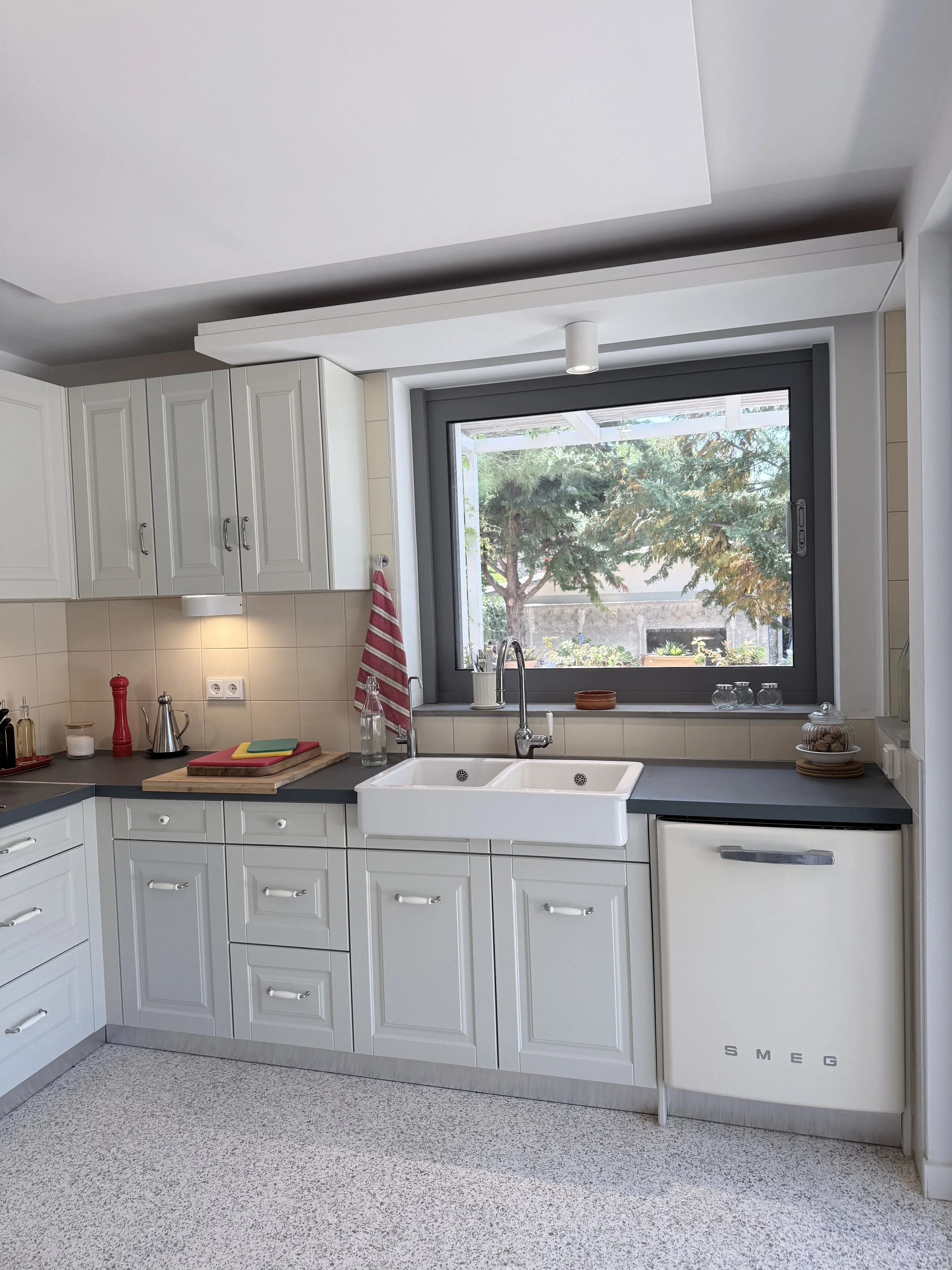 KITCHEN06.JPG
