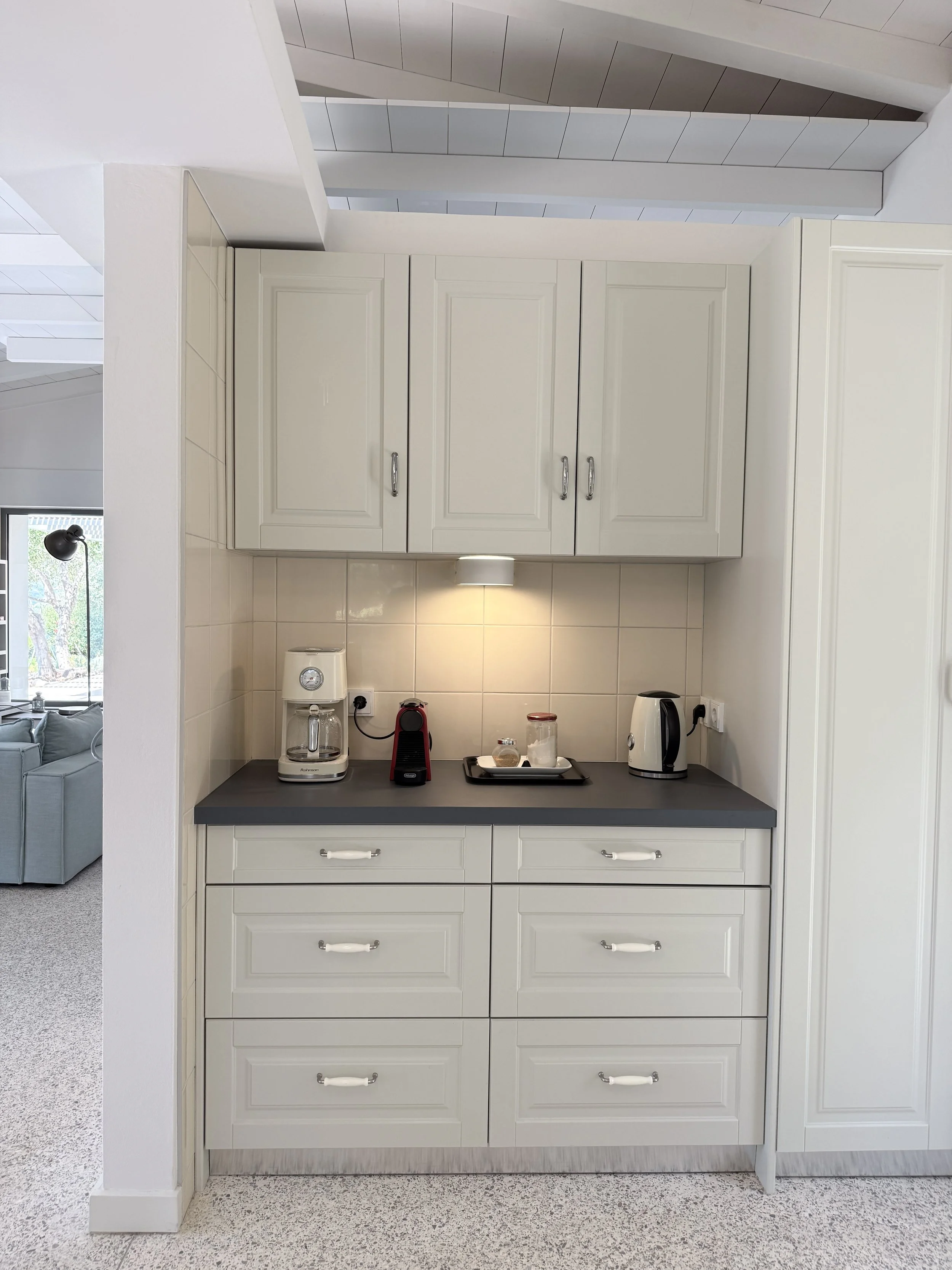 KITCHEN07.JPG