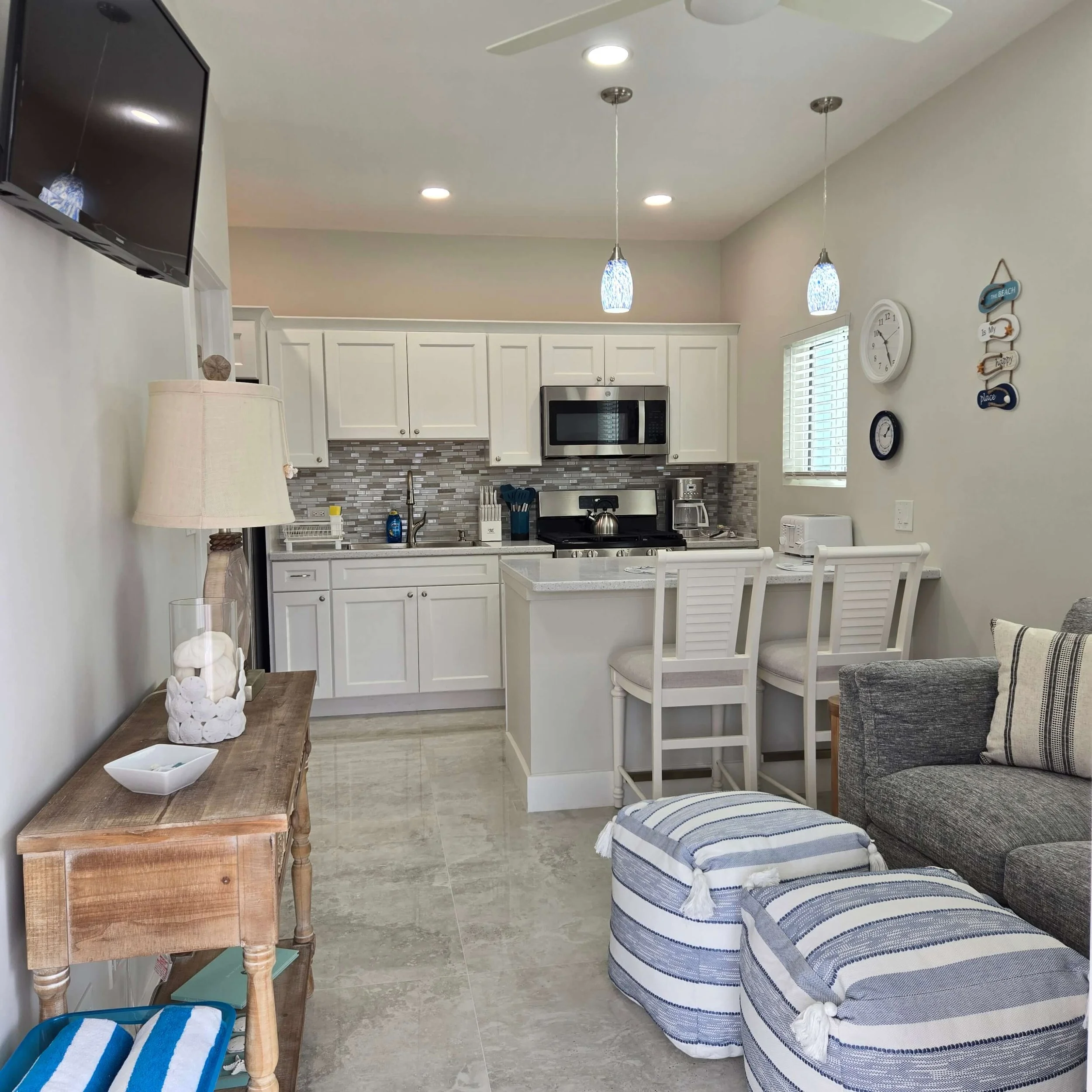 Sea Biscuit 1 bedroom vacation rental with partial sea views in Staniel Cay
