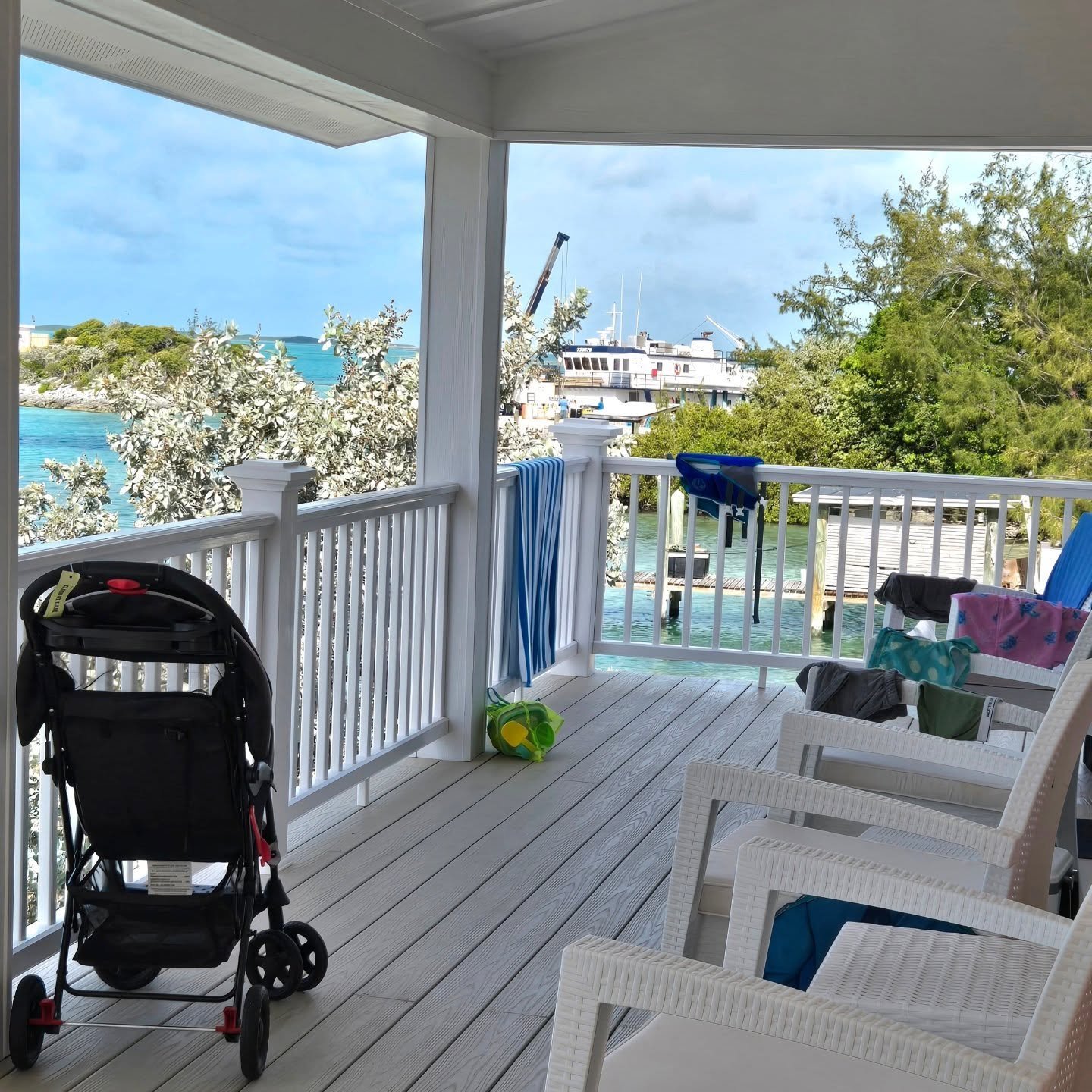 Is Seaside family friendly? You betcha! 👶☀️

We've welcomed couples, friends, solo travelers and families looking for a comfortable home base in the heart of Staniel Cay.

Parents appreciate having full kitchens, separate bedrooms, bathtubs, great v