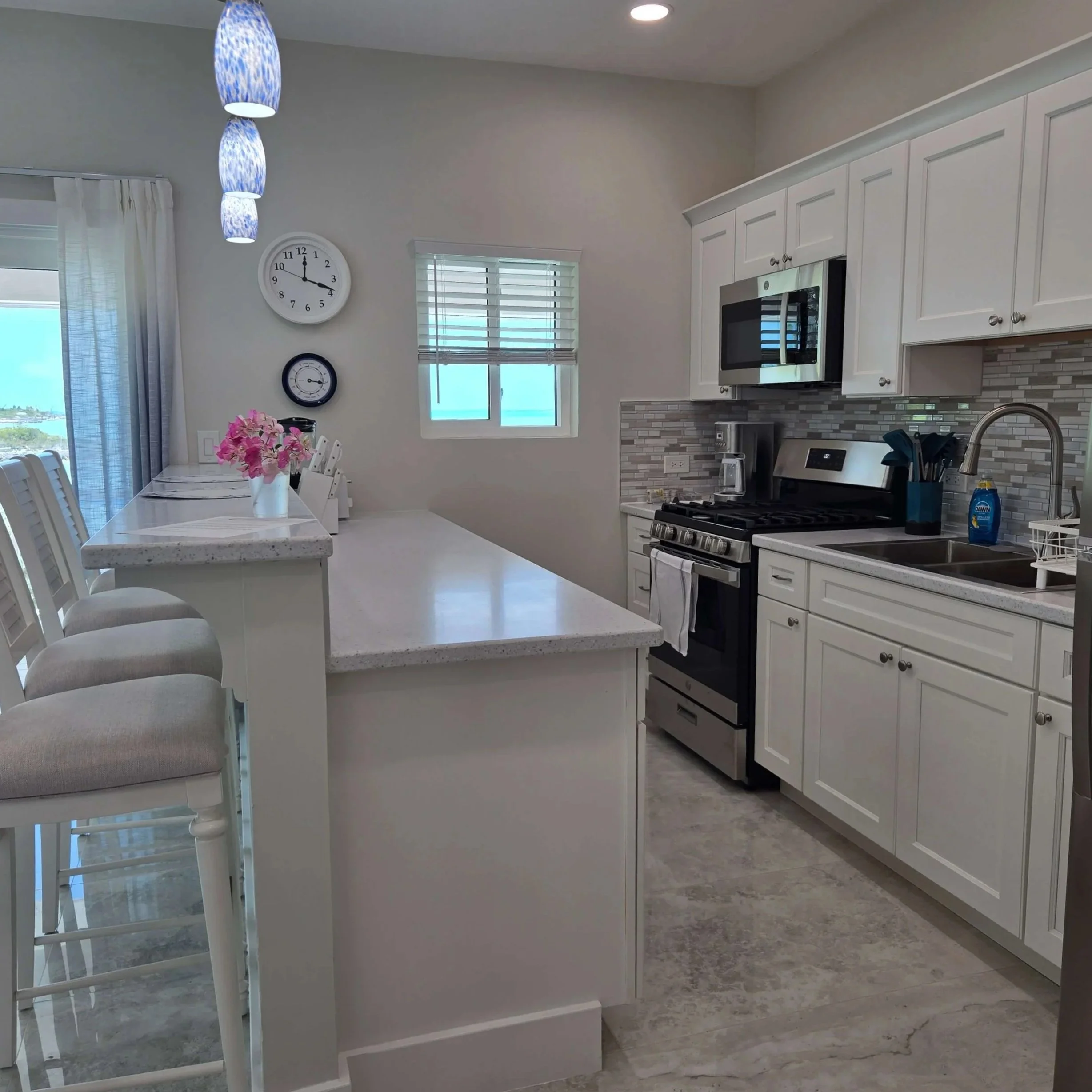 Sea Turtle full kitchen and living area with sea views