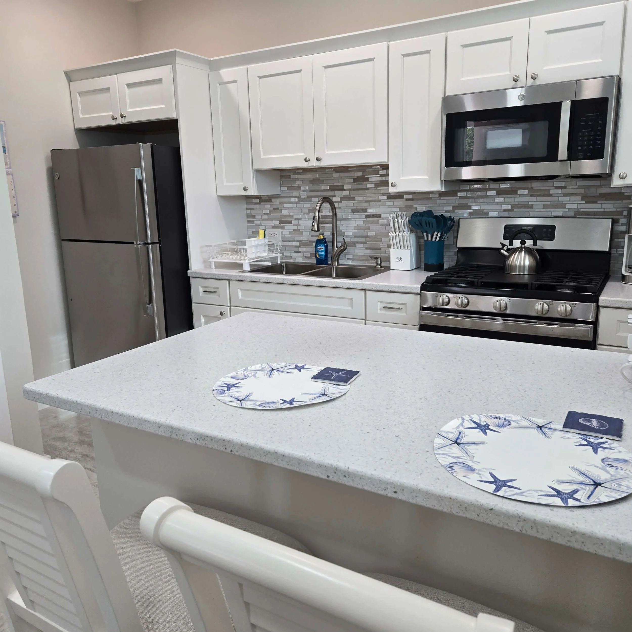 Seaside Vacation Rental full kitchen 