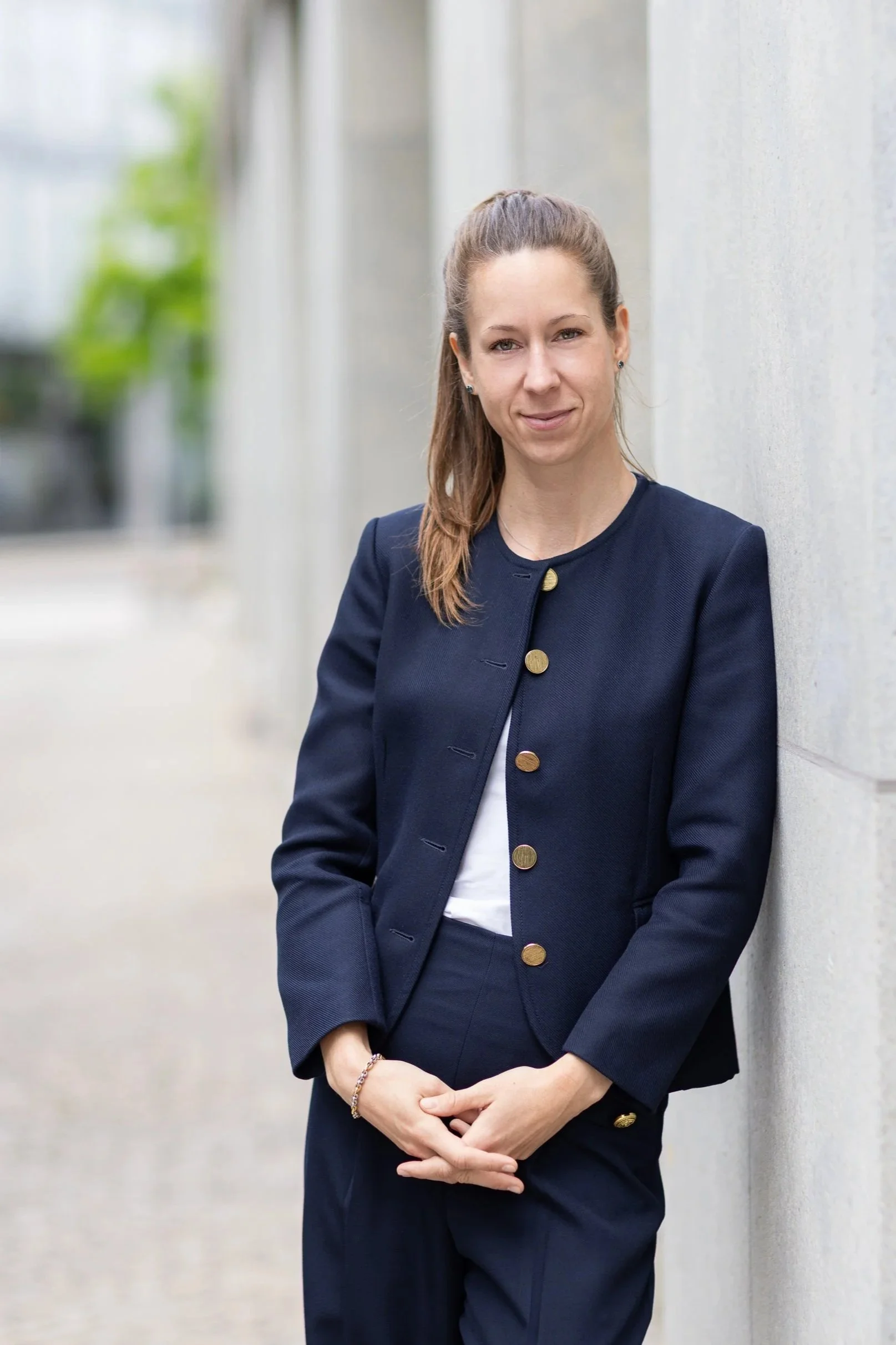 Das Bild zeigt Jasmin Wicki, die CEO und Inhaberin der imeac AG.