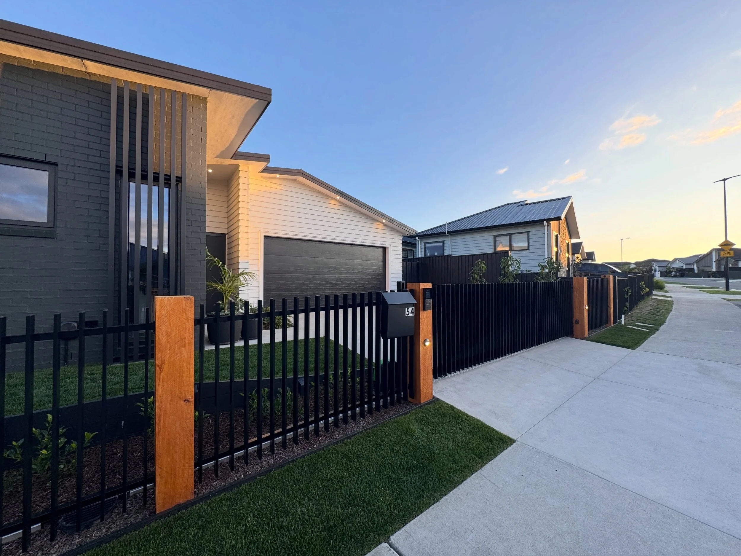 Milldale project complete. 🏠

Full technology integration across a residential property in Milldale, Auckland:

✅ Automated outdoor lighting with Shelly control
✅ Intercom
✅ Network &amp; WiFi upgrade
✅ CCTV

A clean result that makes the home smart