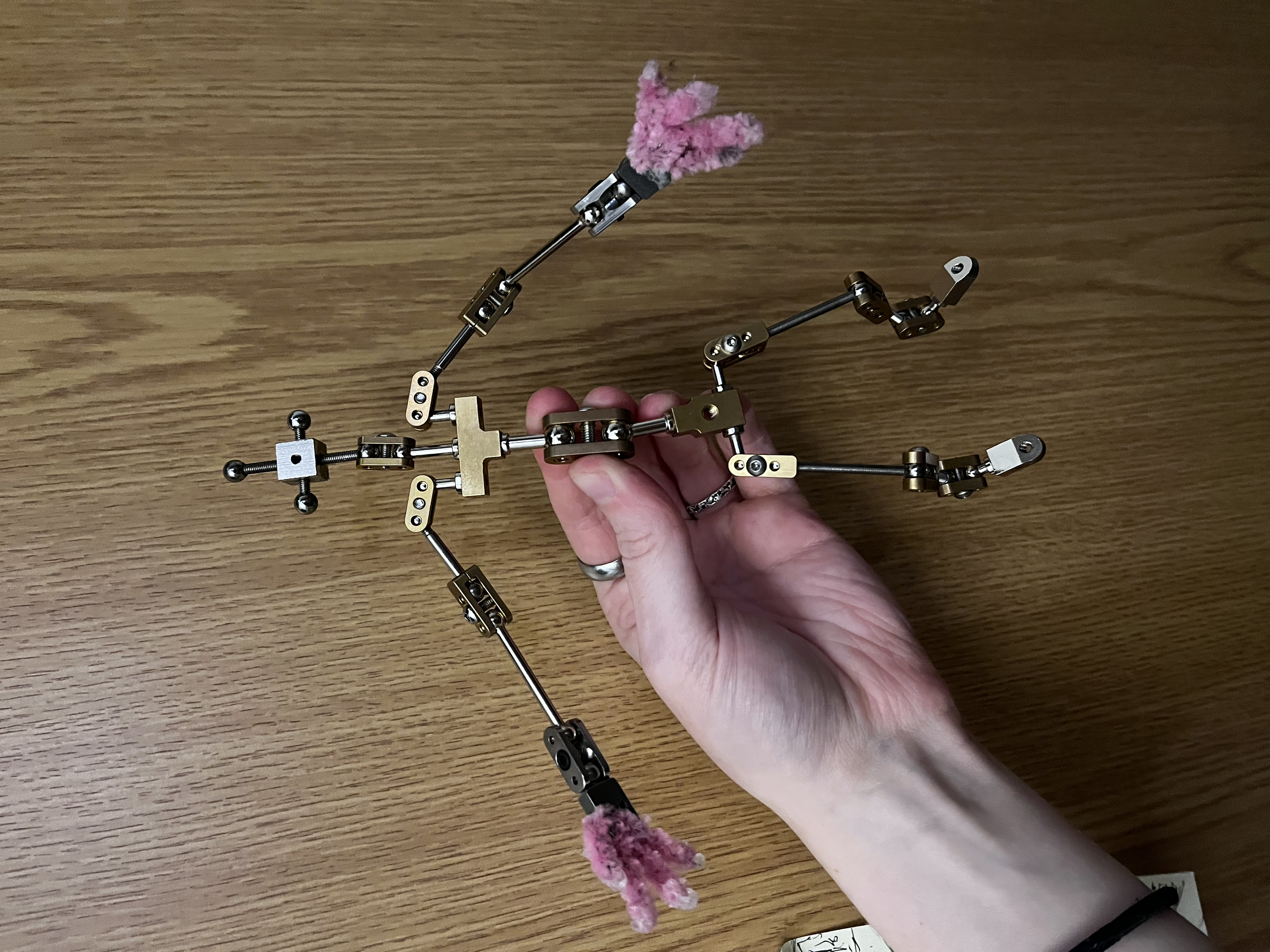 CPR's base armature, modified from the standard human shaped ball jointed armature.