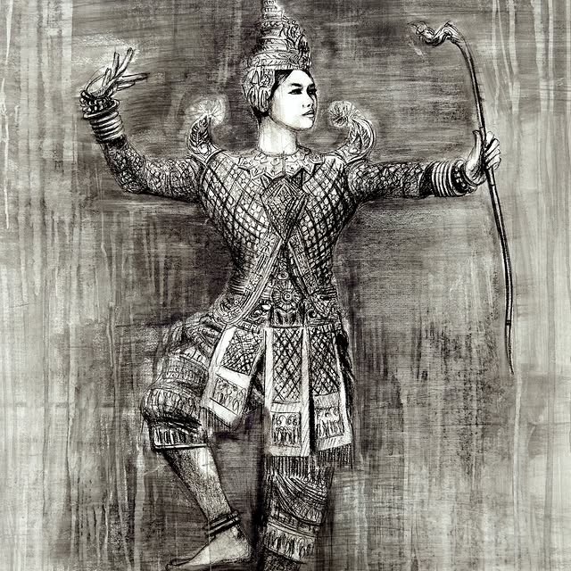 Une illustration en noir et blanc d'une apsara en costume traditionnel cambodgien.