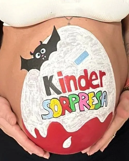 bellypainting kinder sorpresa