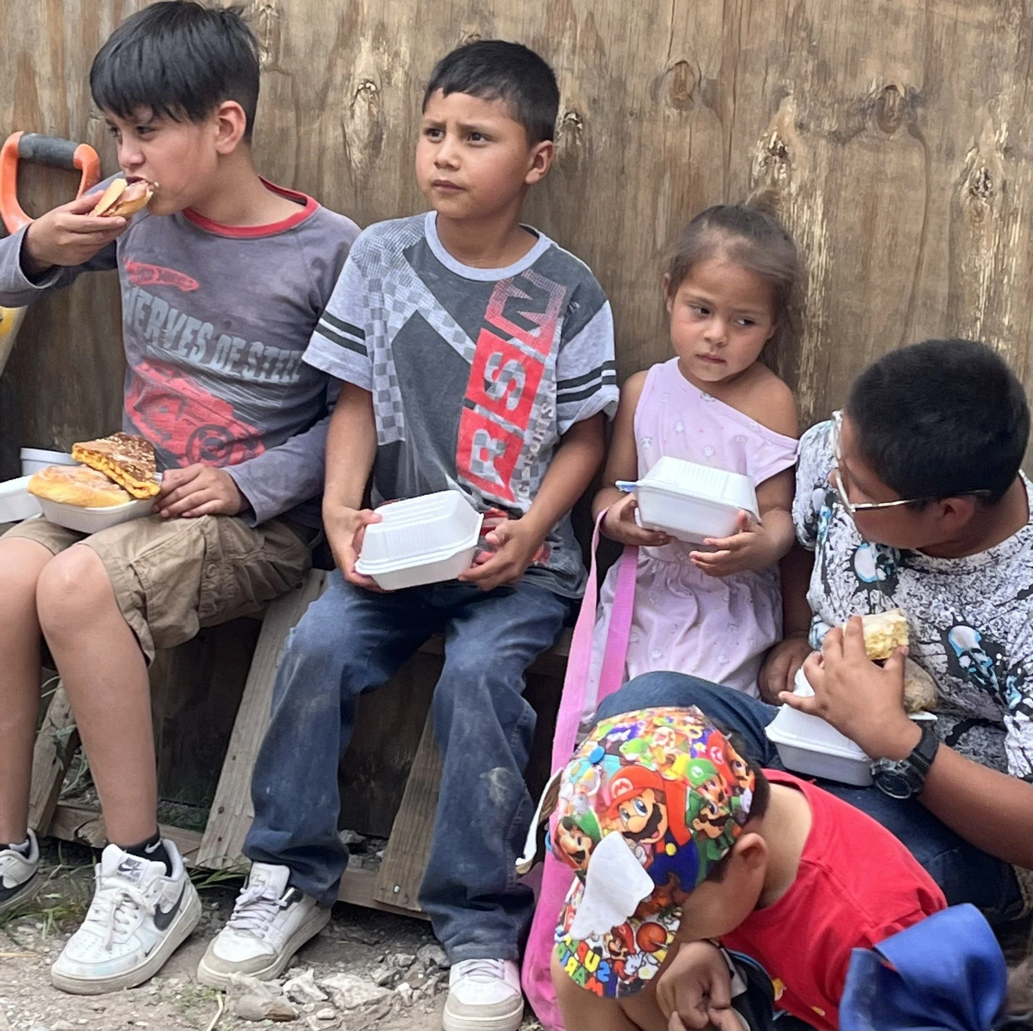 kids eating.jpg