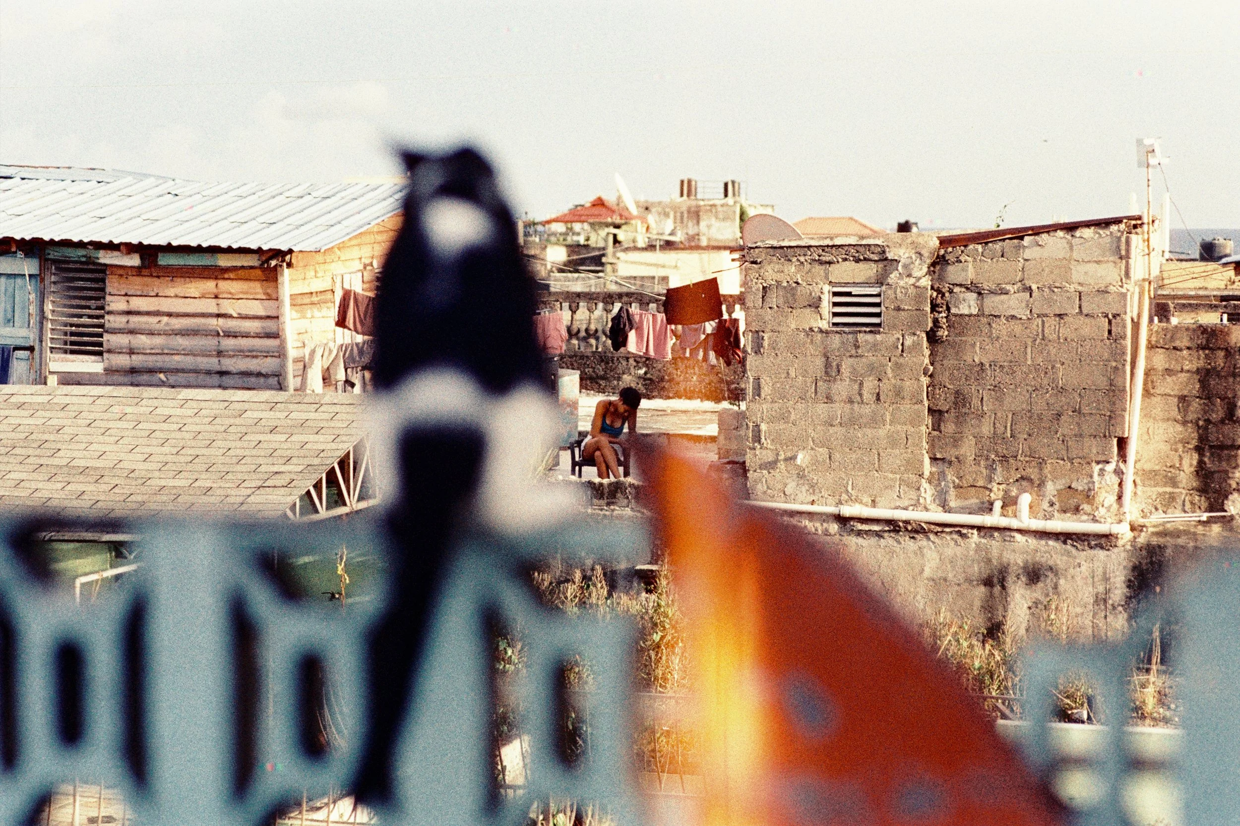 En los techos, zona colonial