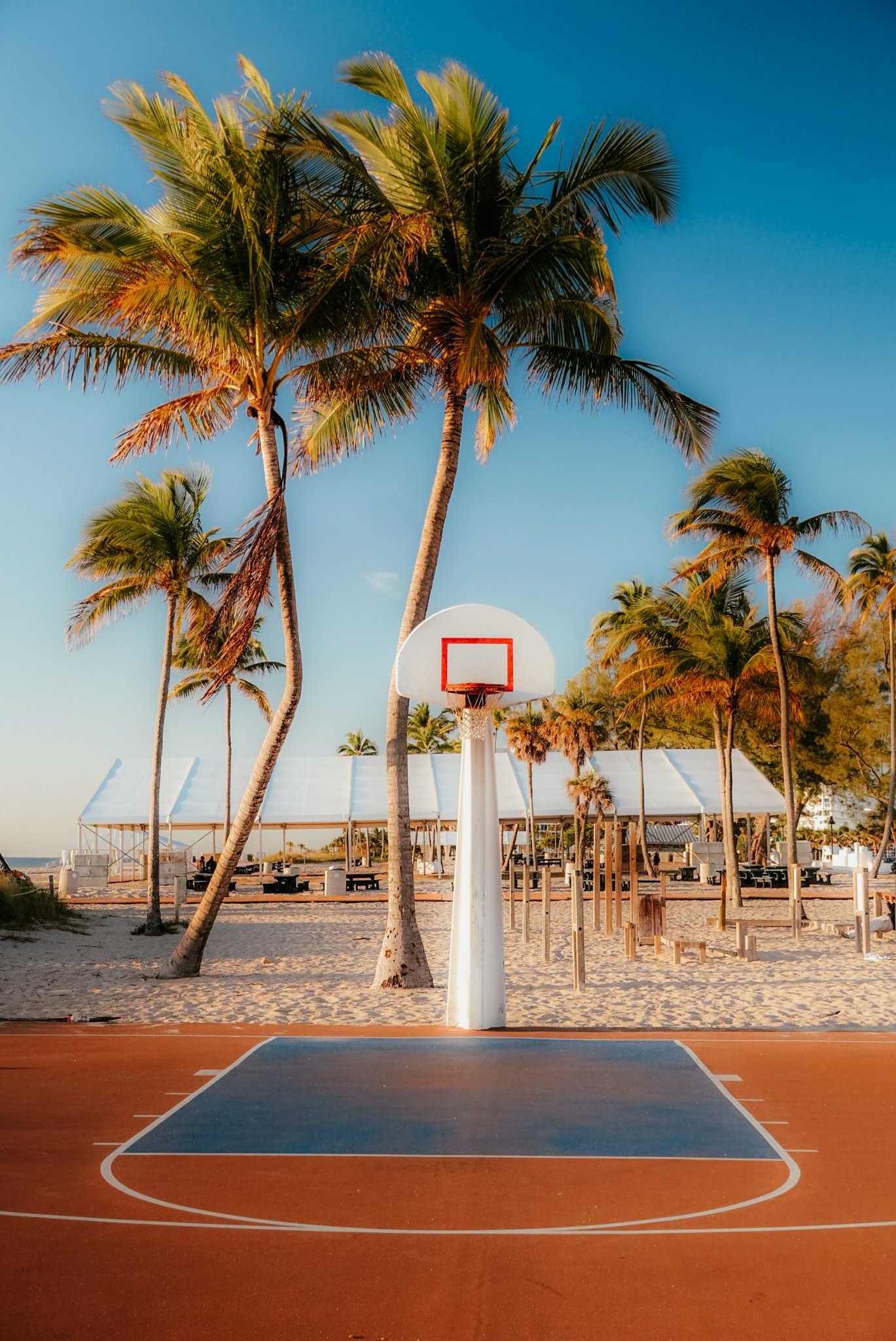 BEACH BUCKETS