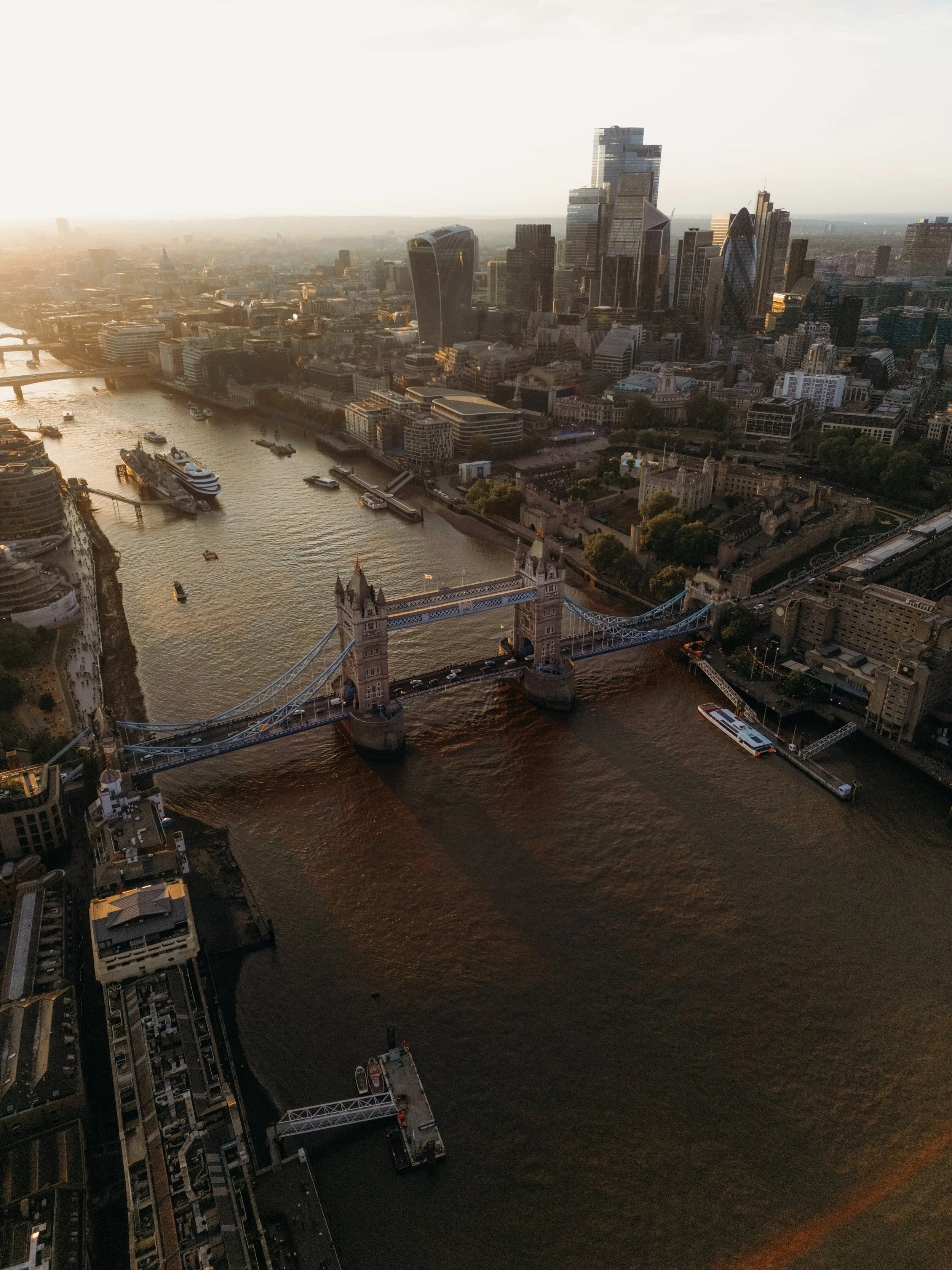 LONDON BRIDGE