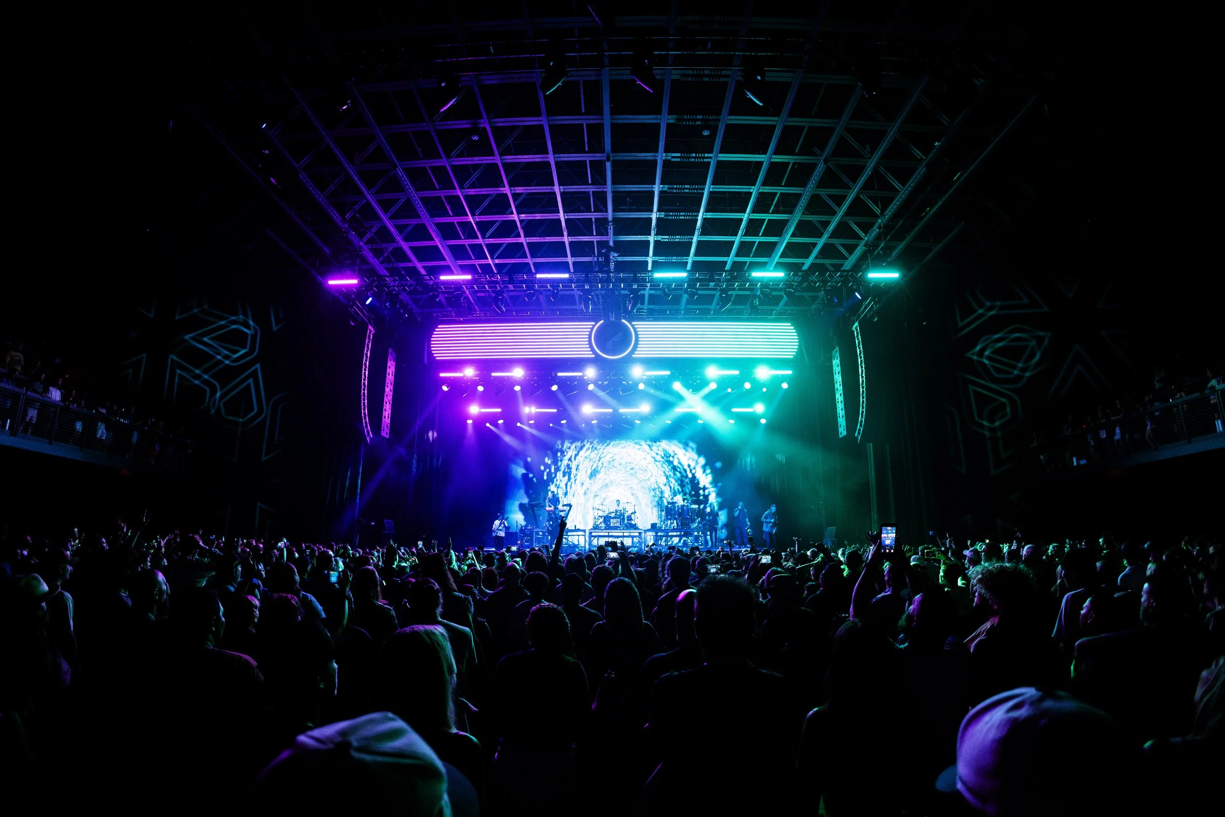  NASHVILLE, TENNESSEE - August 1: Dirty Heads perform at headline show at The Pinnacle. (Photo by Dylan Basden for Pretty Nifty) 