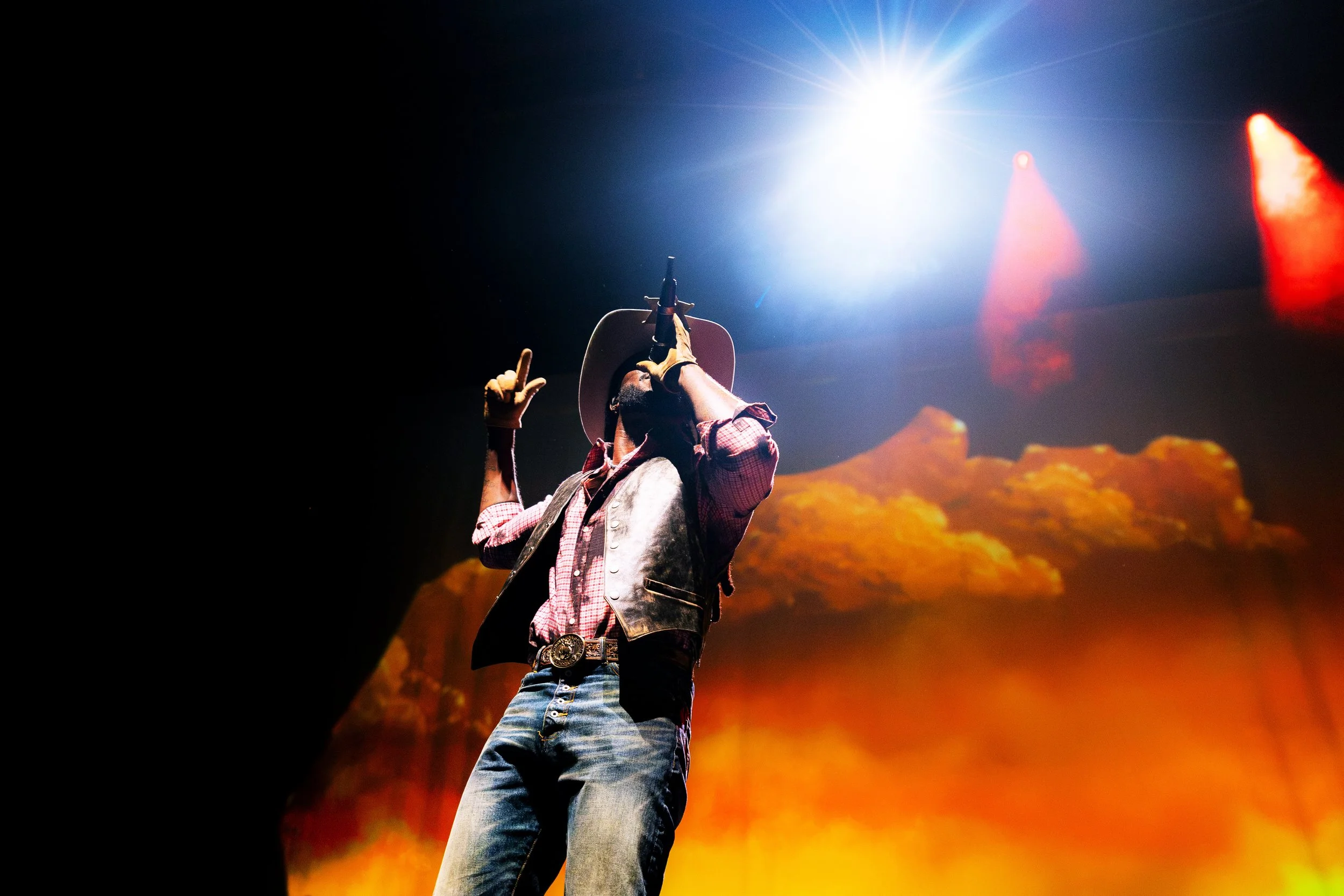  NASHVILLE, TENNESSEE - September 18: Shaboozey returns home to Nashville on his “Outlaws Never Die Tour”. (Photo by Dylan Basden for Pretty Nifty) 