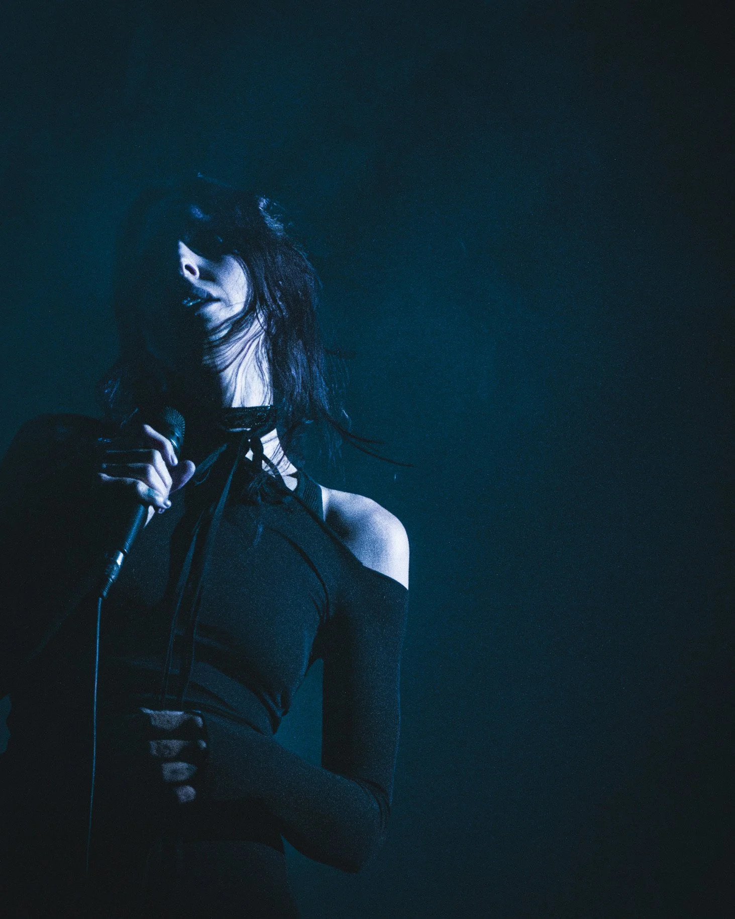  NASHVILLE, TENNESSEE - October 14: Chelsea Wolfe performs at Marathon Music Works during her world tour. (Photo by Yui Breedlove for Pretty Nifty) 