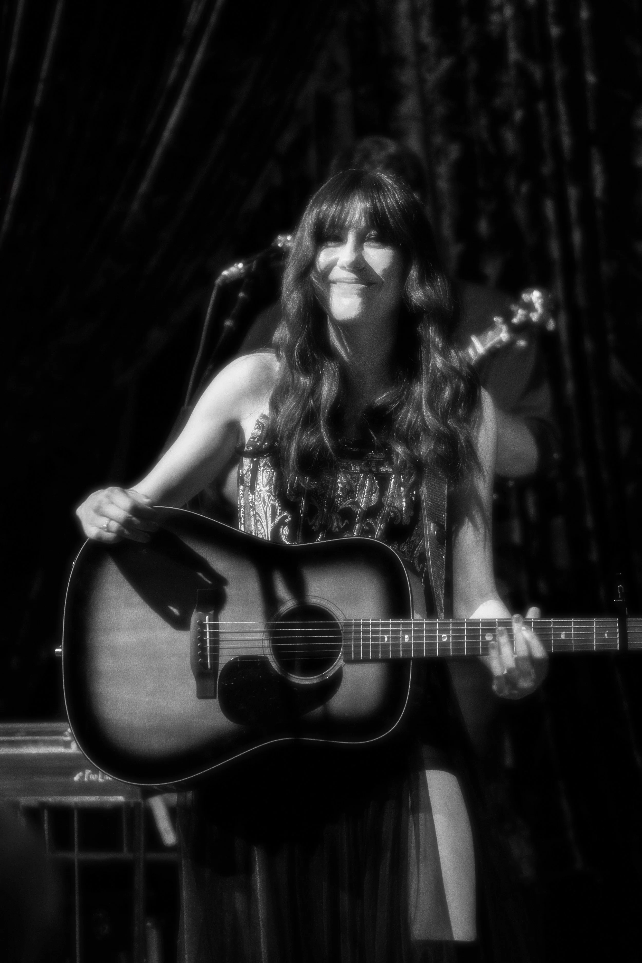 molly-tuttle-12.jpeg