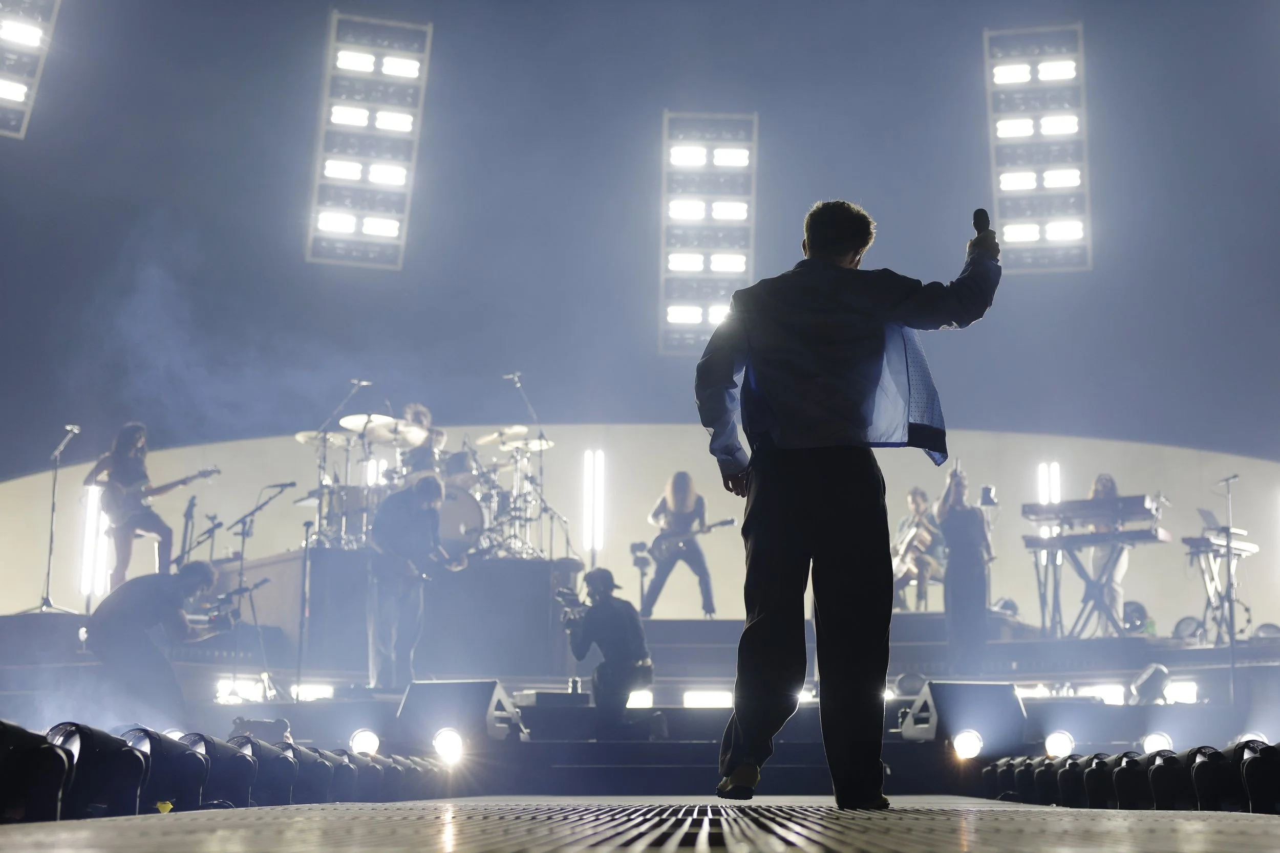  NASHVILLE, TENNESSEE - MAY 25: Alex Warren kicks off "Finally Finding Family on the Road" Tour in Nashville at Bridgestone Arena on May 25, 2026 in Nashville, Tennessee. (Photo by Jason Kempin/Getty Images for Live Nation) 