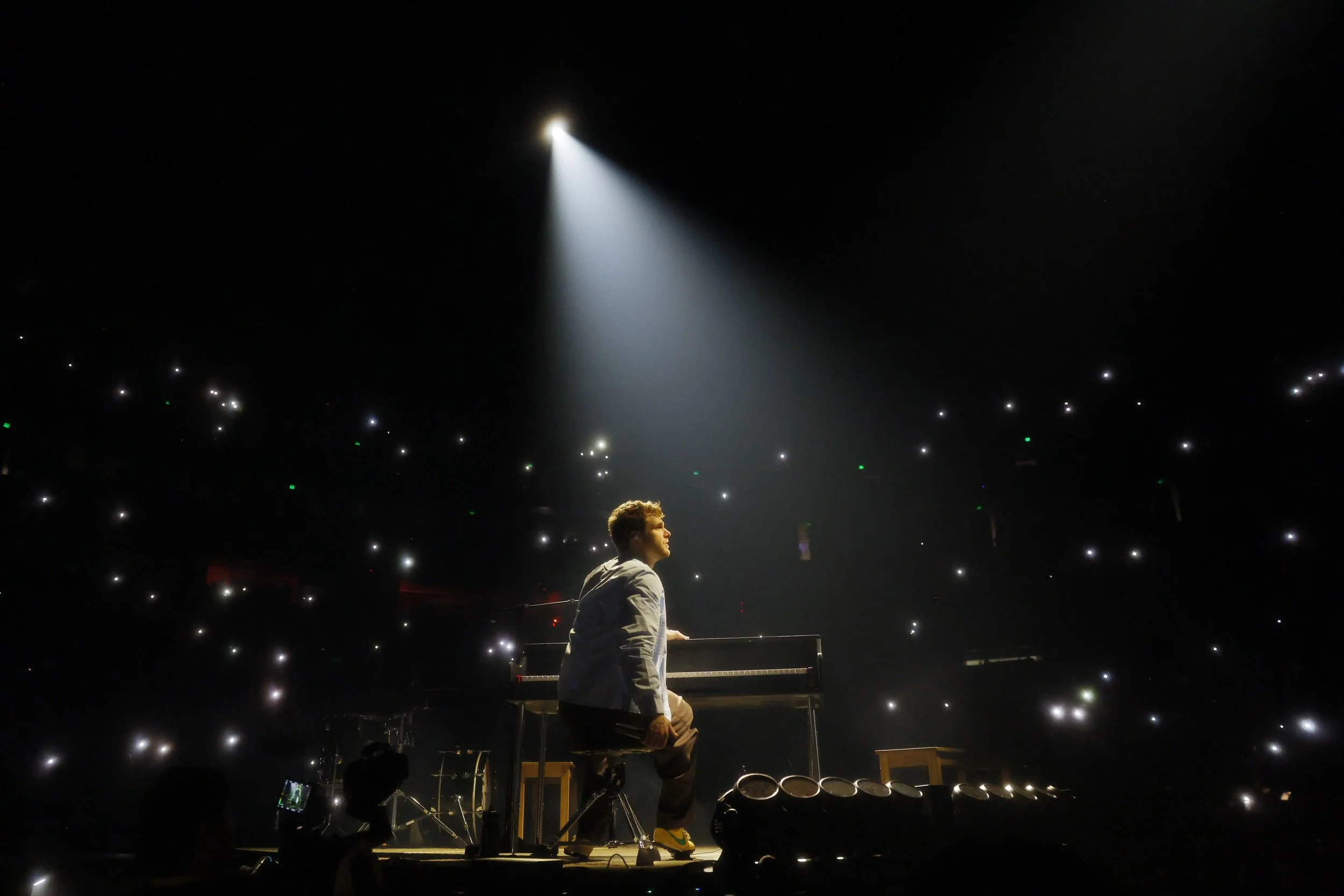  NASHVILLE, TENNESSEE - MAY 25: Alex Warren kicks off "Finally Finding Family on the Road" Tour in Nashville at Bridgestone Arena on May 25, 2026 in Nashville, Tennessee. (Photo by Jason Kempin/Getty Images for Live Nation) 