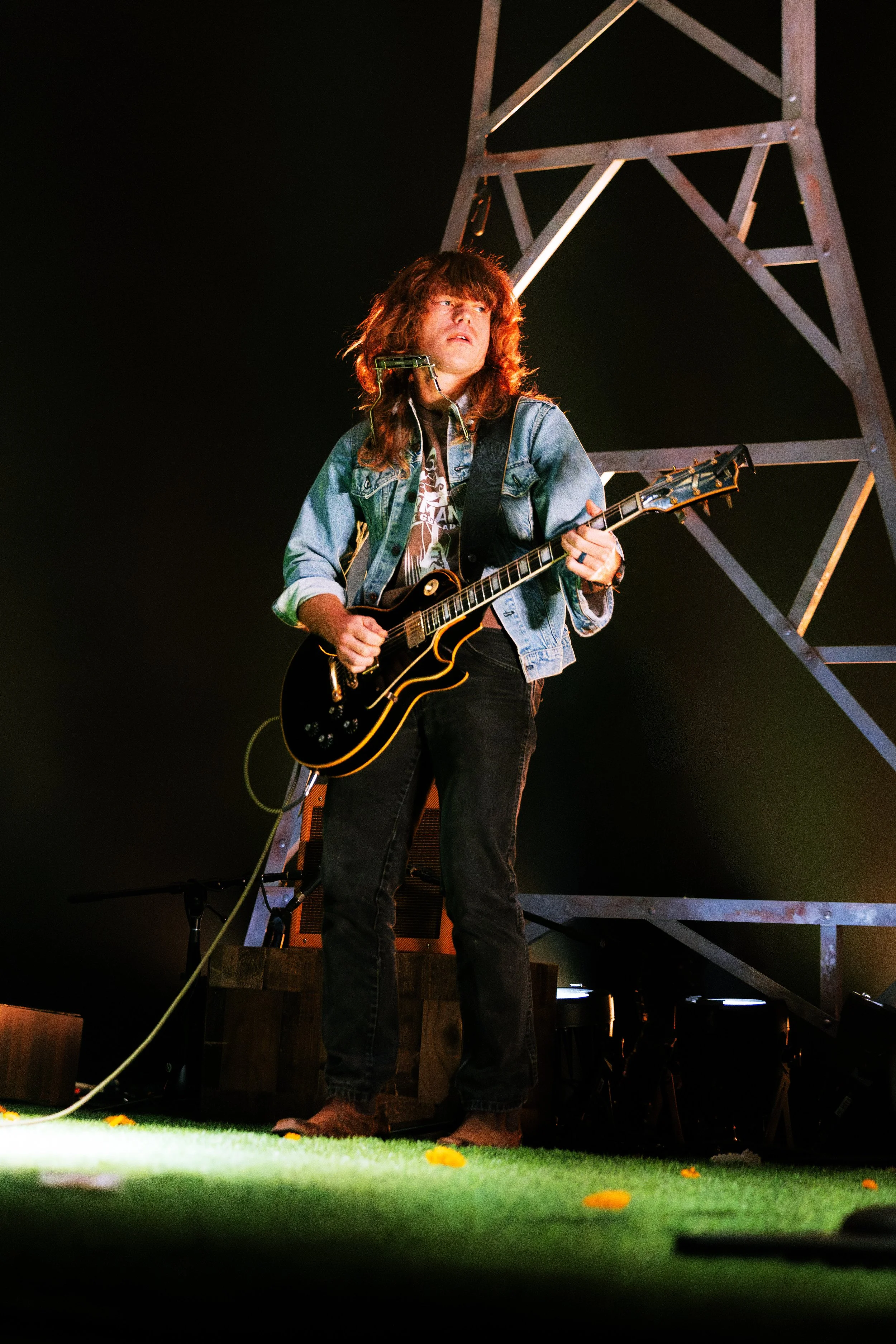  NASHVILLE, TENNESSEE - October 16: Jesse Welles brings his “Red” tour to The Pinnacle. (Photo by Dylan Basden for Pretty Nifty) 
