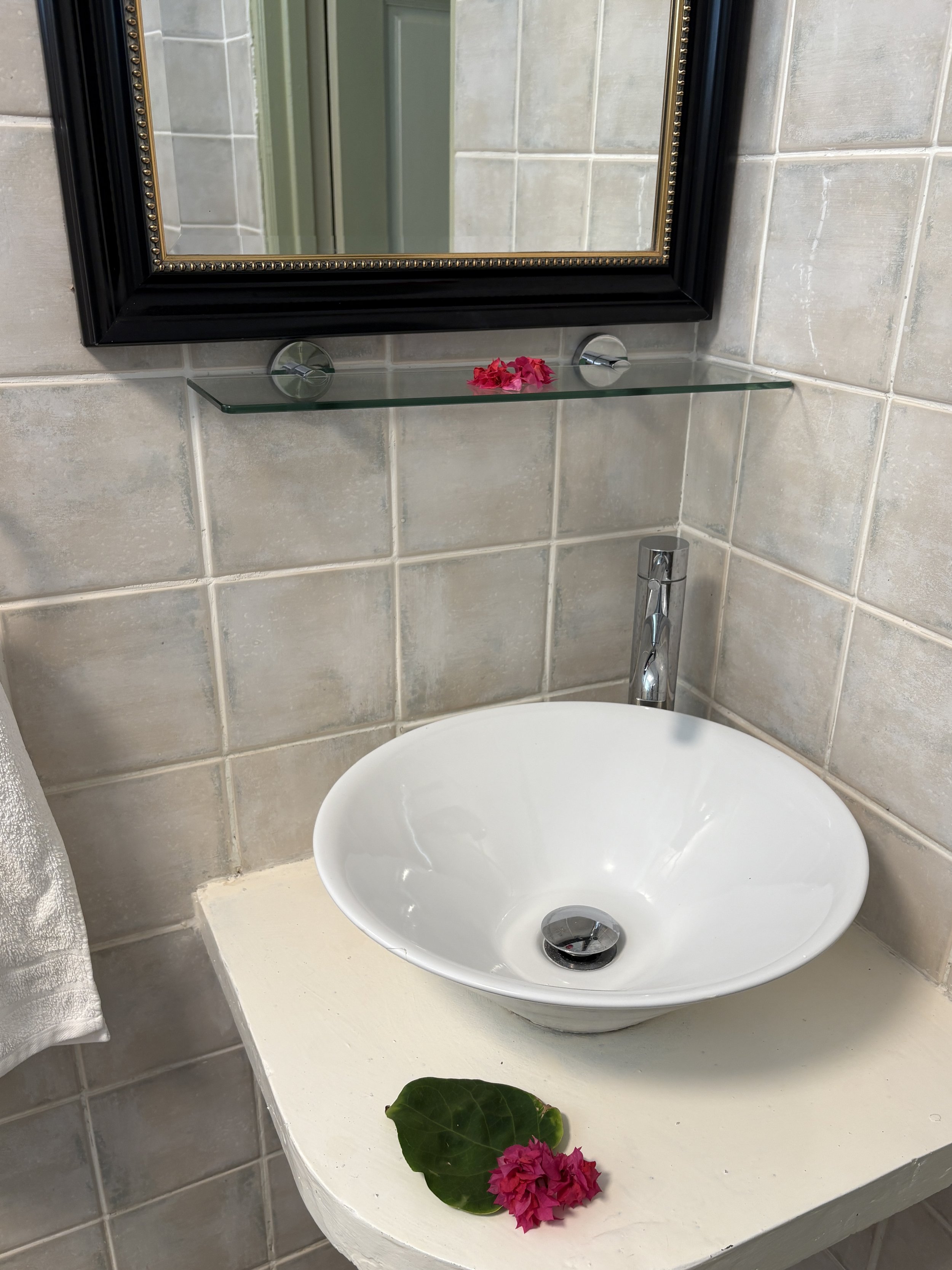 creole touch on back vanity.JPG