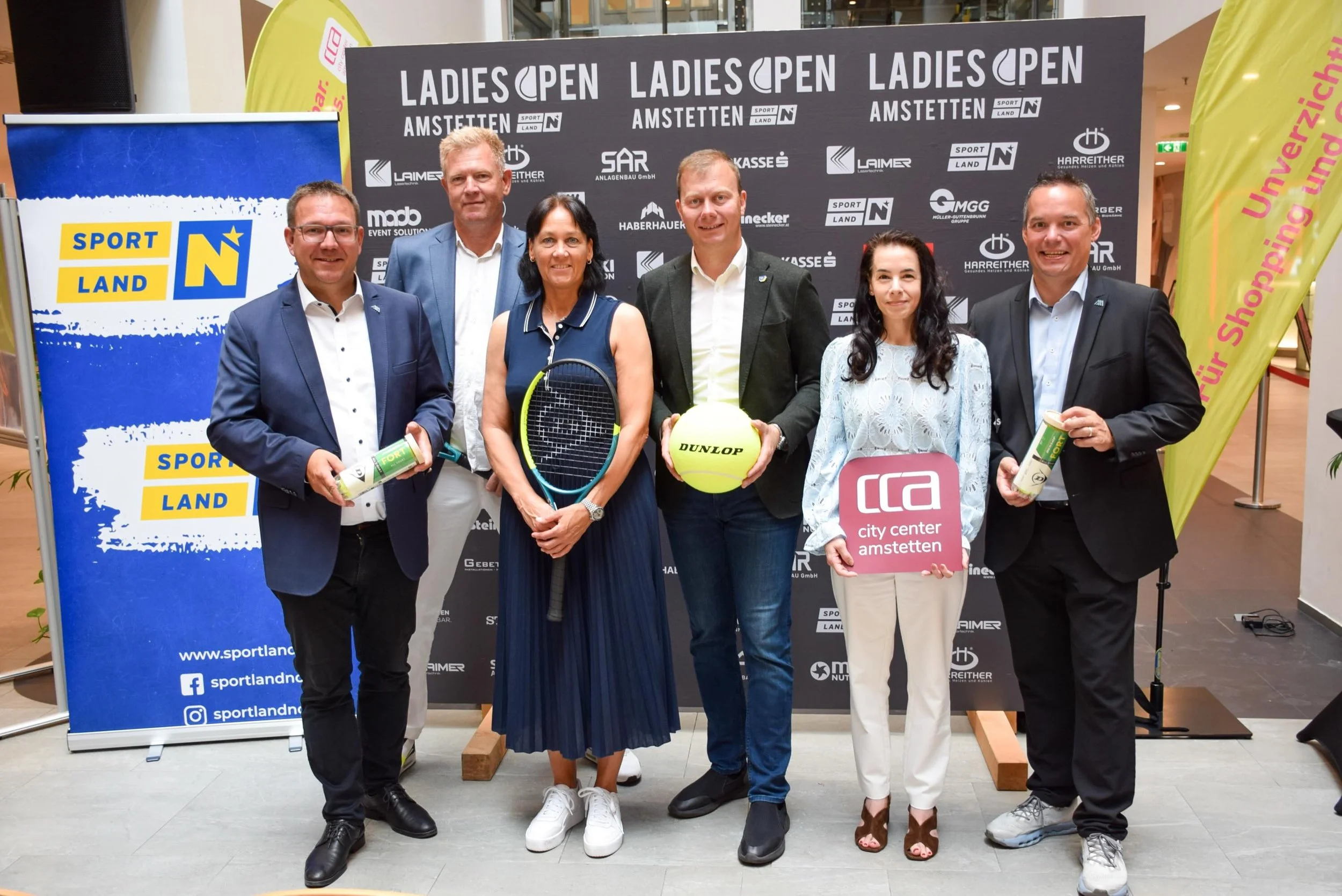 Heute fand im Veranstaltungszentrum unseres neuen Partners City Center Amstetten die Pressekonferenz zu den LADIES OPEN Amstetten 2026 statt 🧡

Dabei wurden die wichtigsten Neuerungen f&uuml;r die dritte Auflage des Turniers pr&auml;sentiert:

&bull