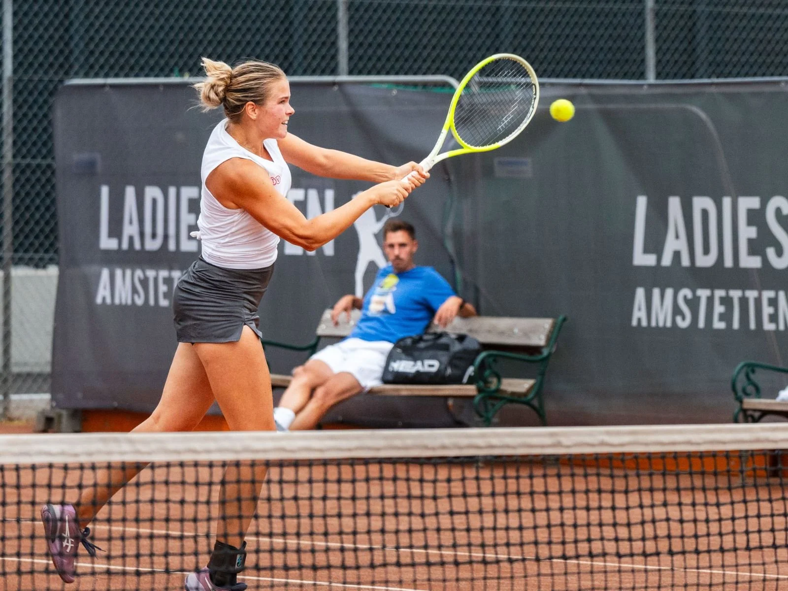 Ekaterina Perelygina (AUT) verpasste 2025 das Viertelfinale erst im Tiebreak des Entscheidungssatzes.