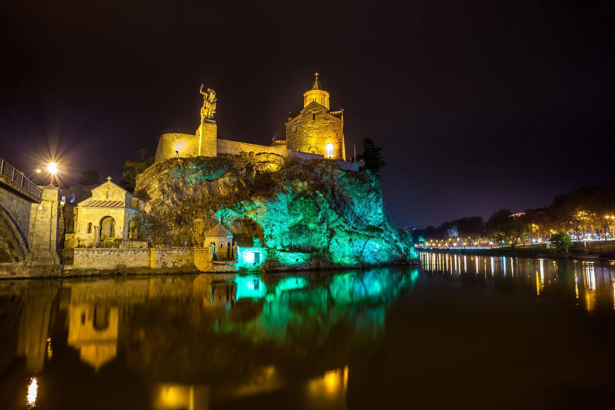  Templo Metekhi (15).jpeg
