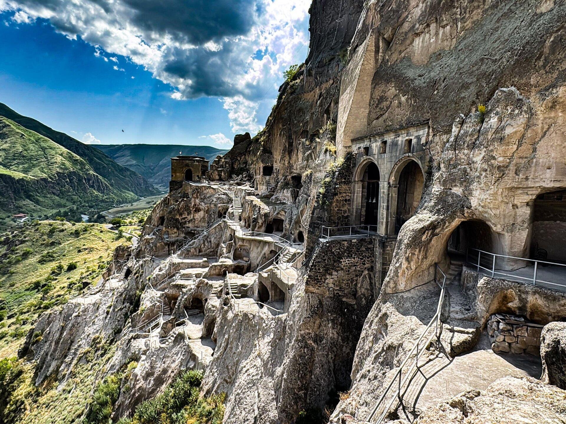 Vardzia (3).jpeg
